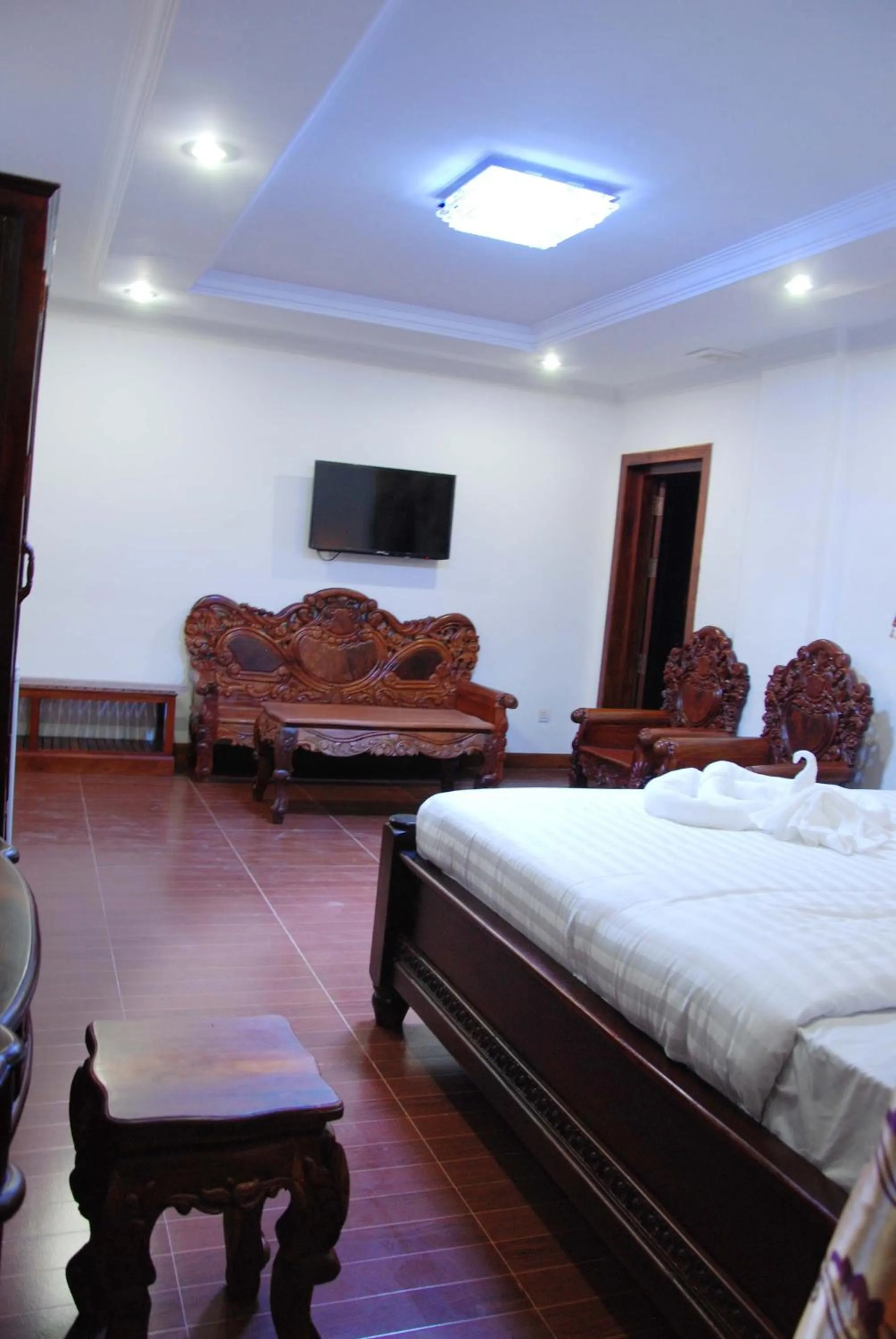 Decorative detail, Bed in Emerald BB Battambang Hotel