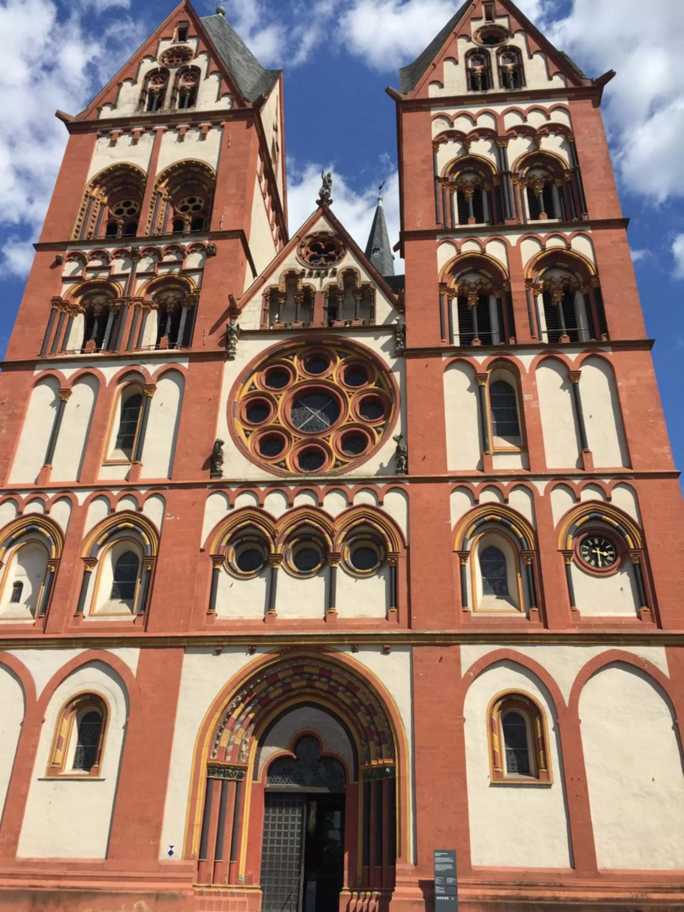 Nearby landmark in Moderne Wohnung im Rhein-Main-Gebiet