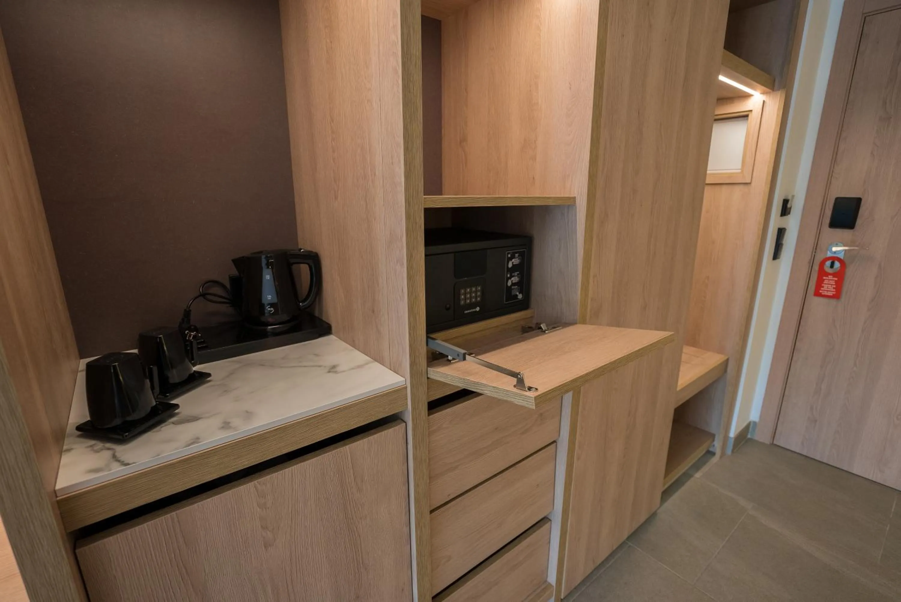 Coffee/tea facilities in Hotel Morlans Suites - Adults Only