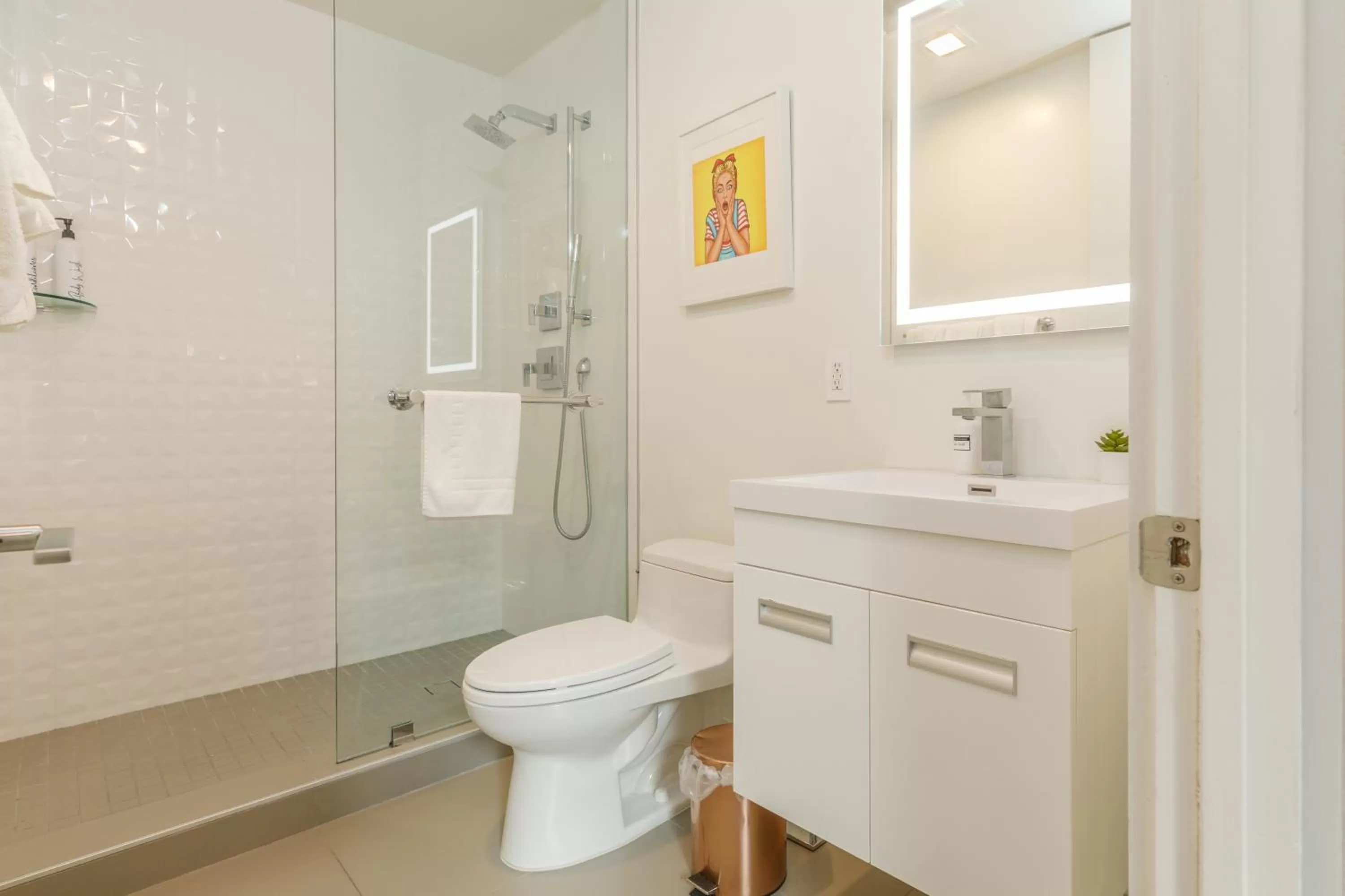 Shower in Park Plaza Lodge