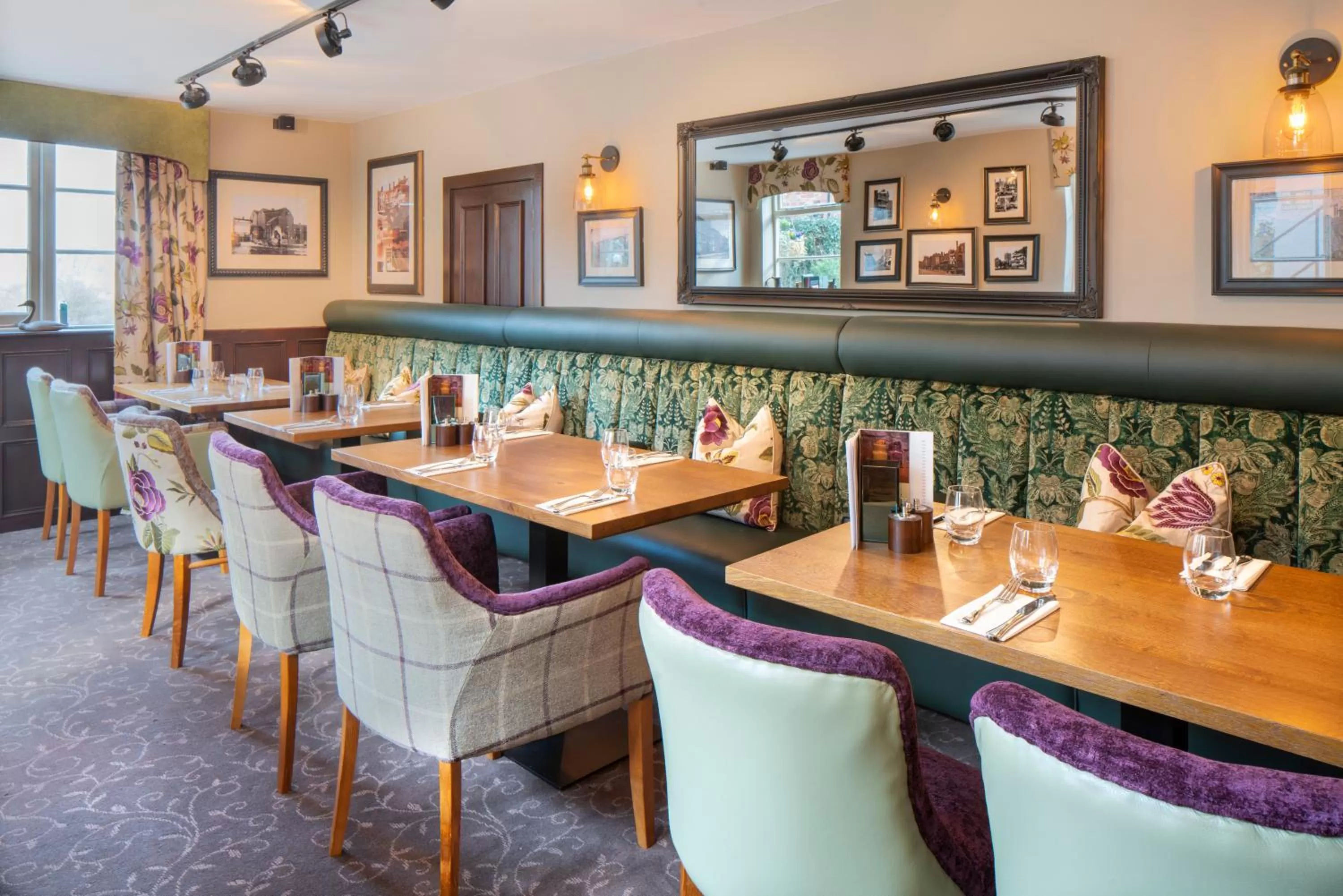 Restaurant/places to eat in The George Hotel, Amesbury, Wiltshire - The Coaching Inn Group