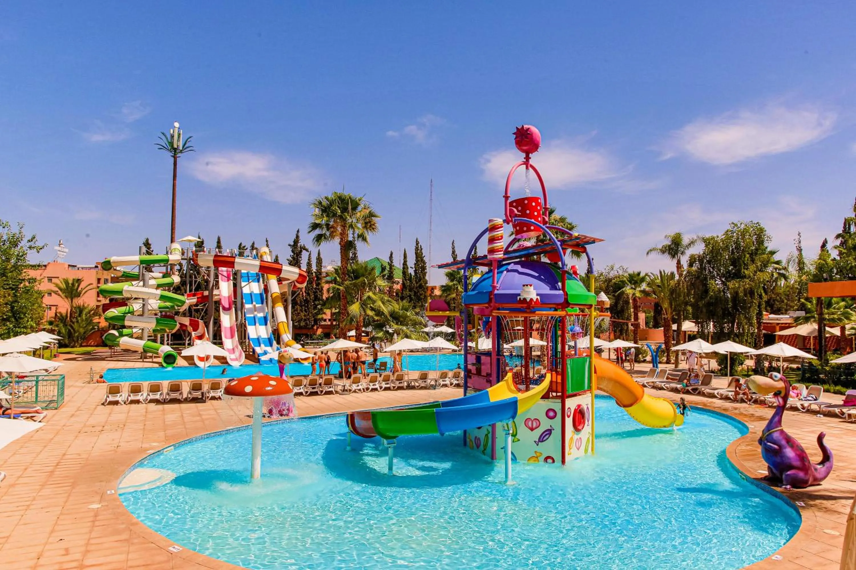 Swimming pool in Rose Aqua Park Hotel