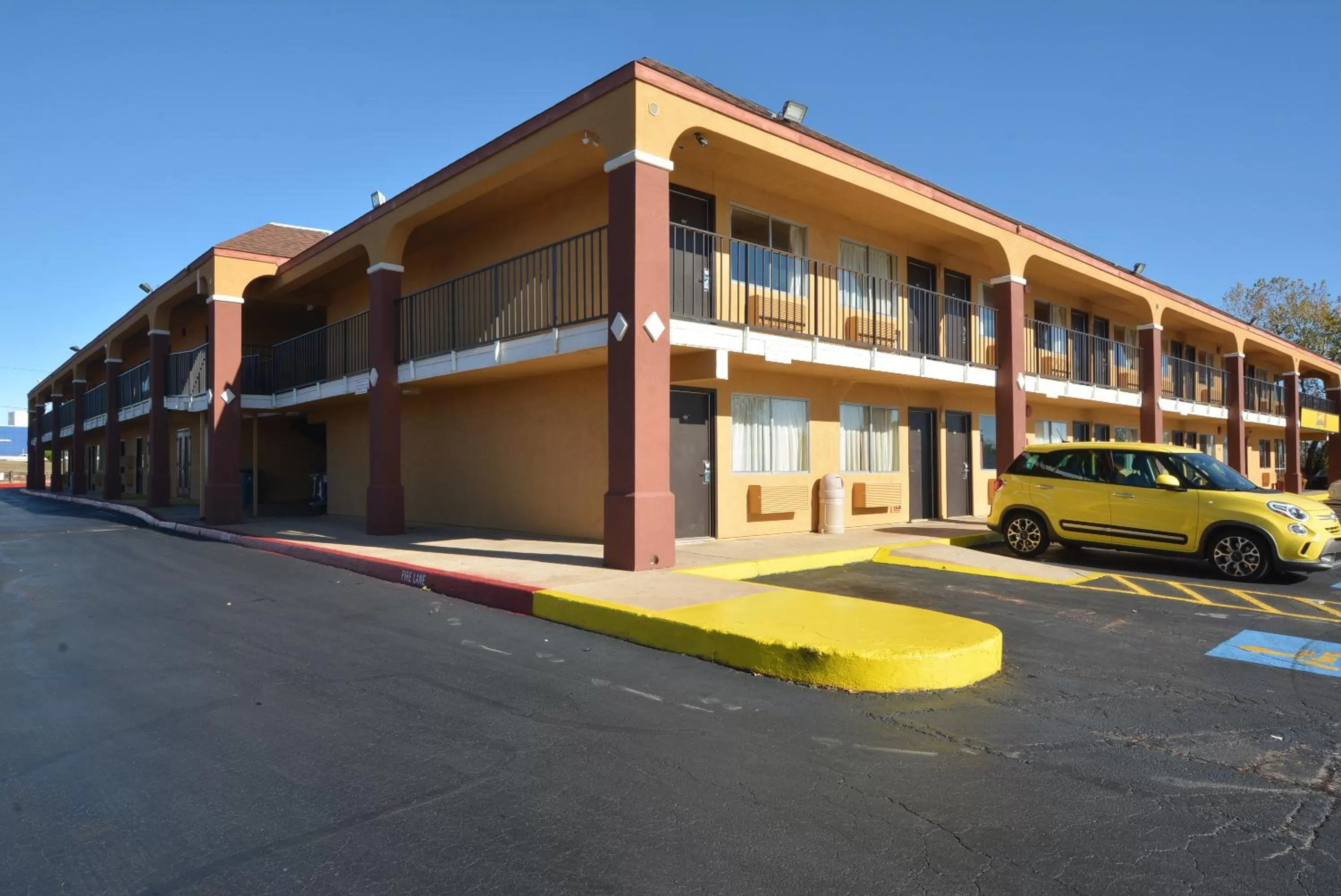 Facade/entrance in Super 8 by Wyndham Midwest City OK