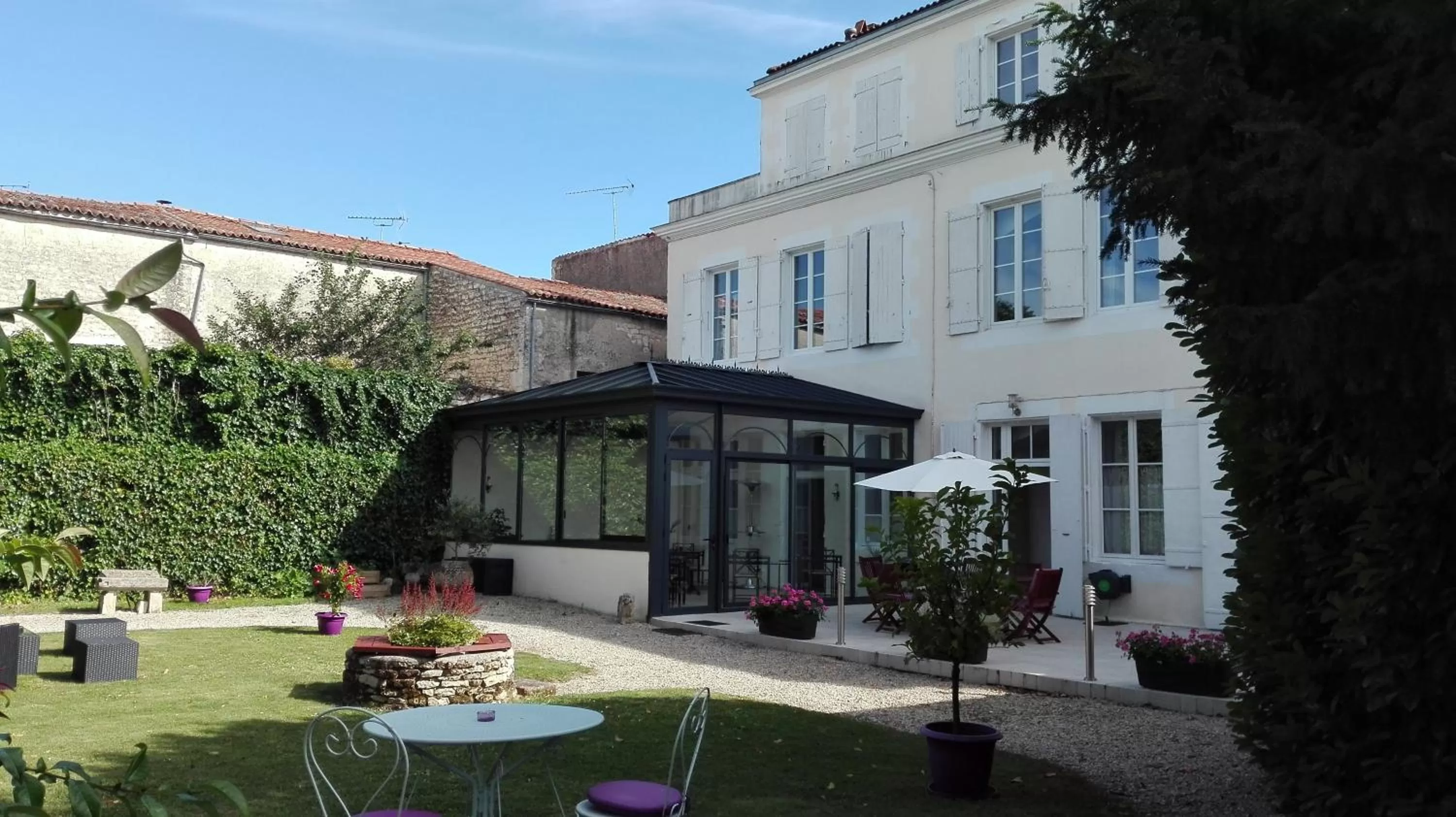 Garden view in H de Surgères