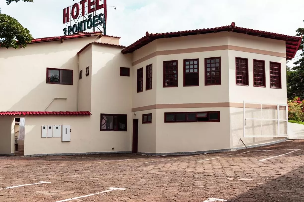 Property building in Hotel 3 Pontões