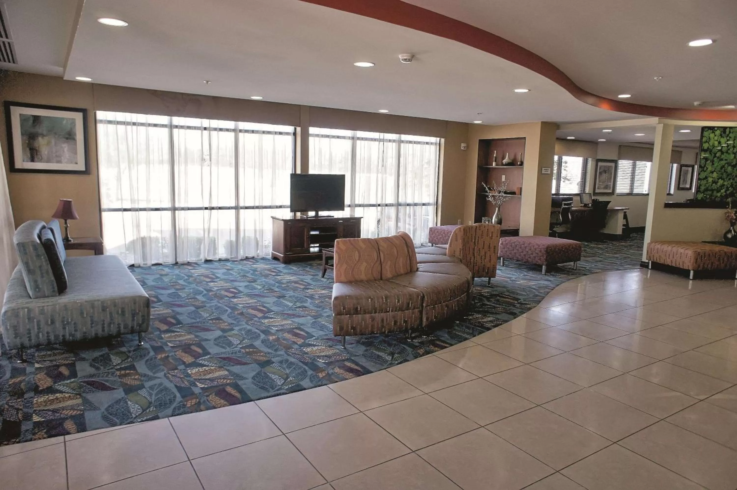 Lobby or reception in La Quinta by Wyndham Edmond