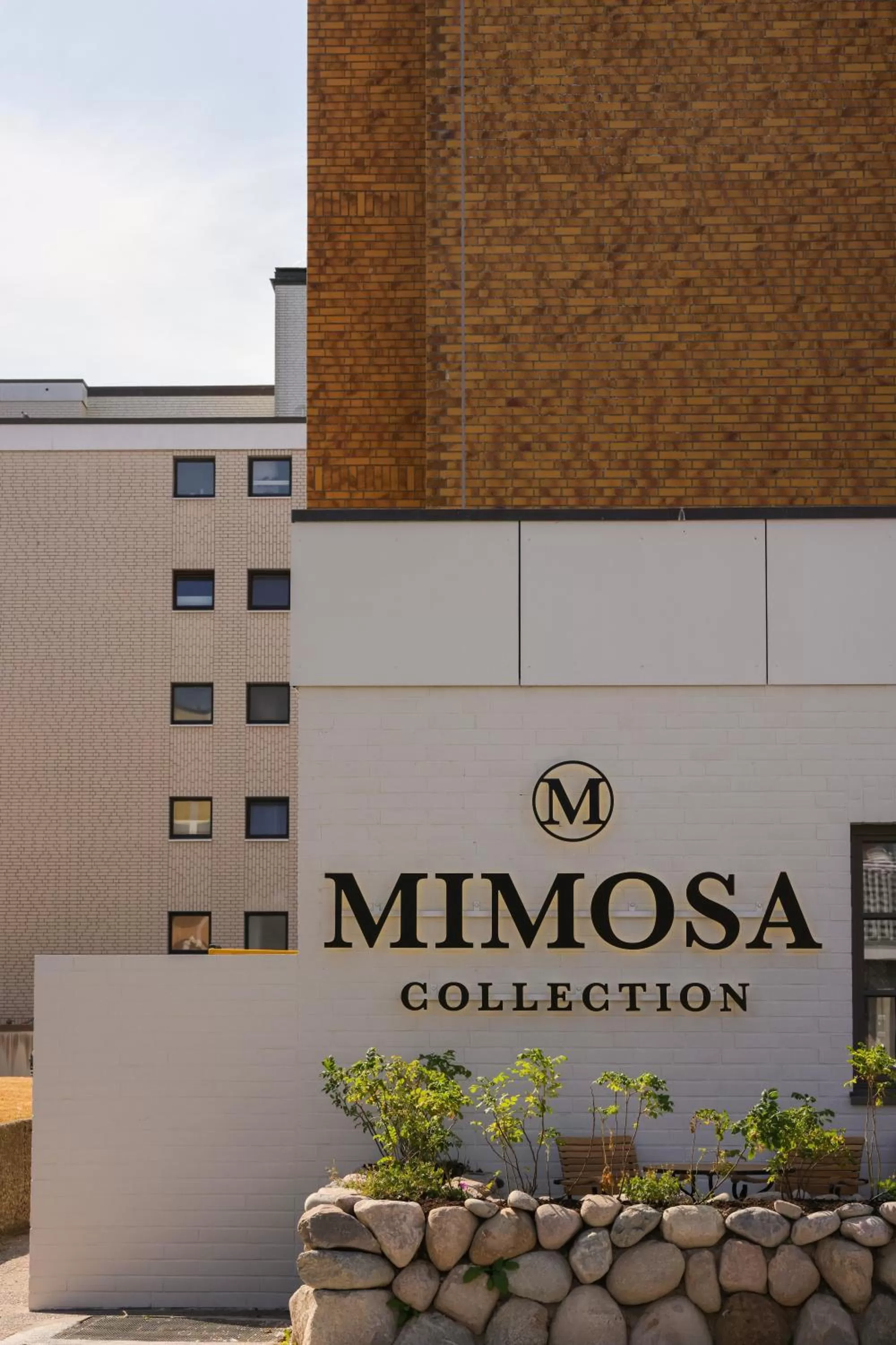 Facade/entrance in Mimosa Hotel