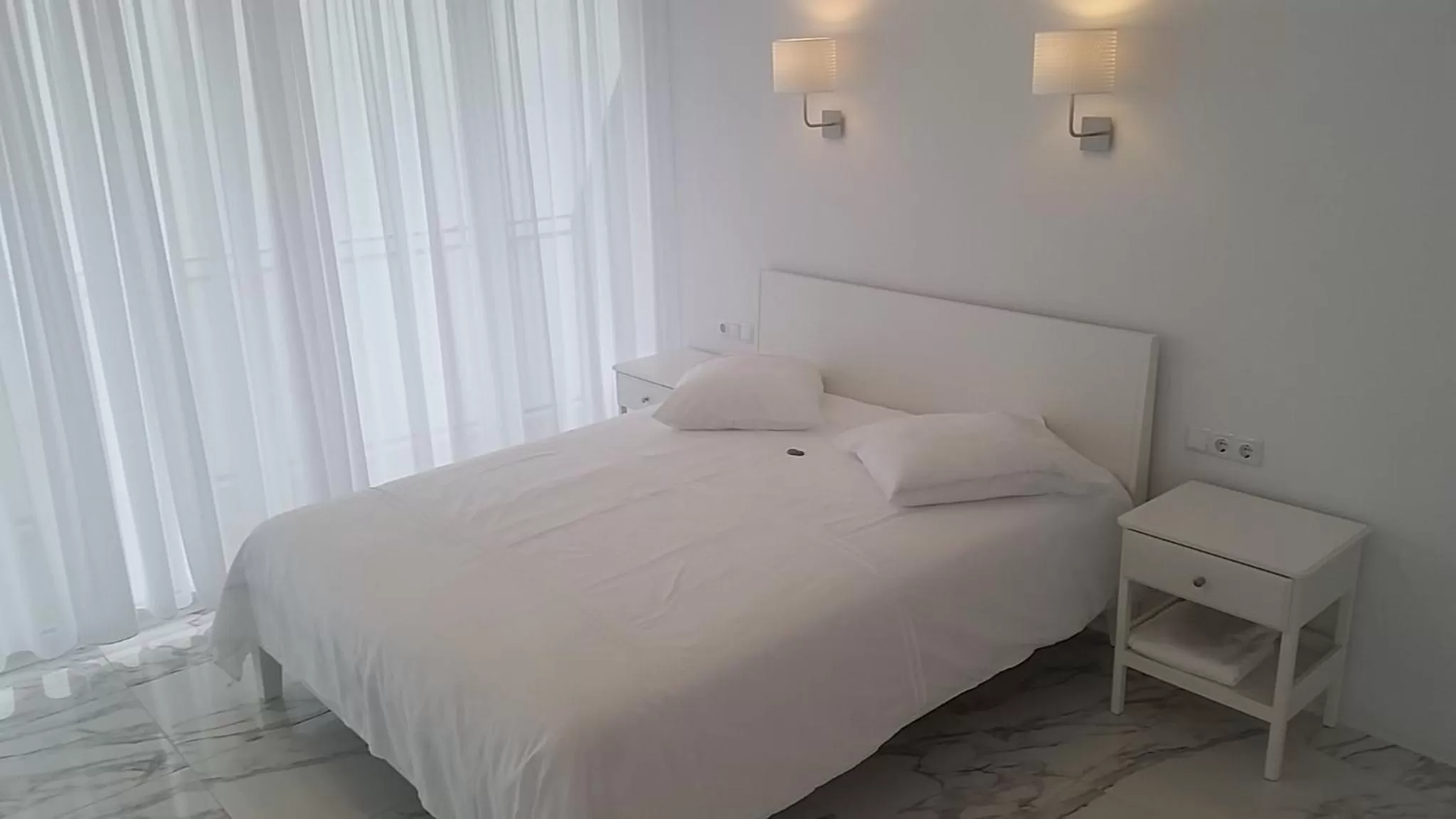 Bed in PURE WELLNESS SEA-VIEW Beluga & Dolphin Luxury HOTEL apartments