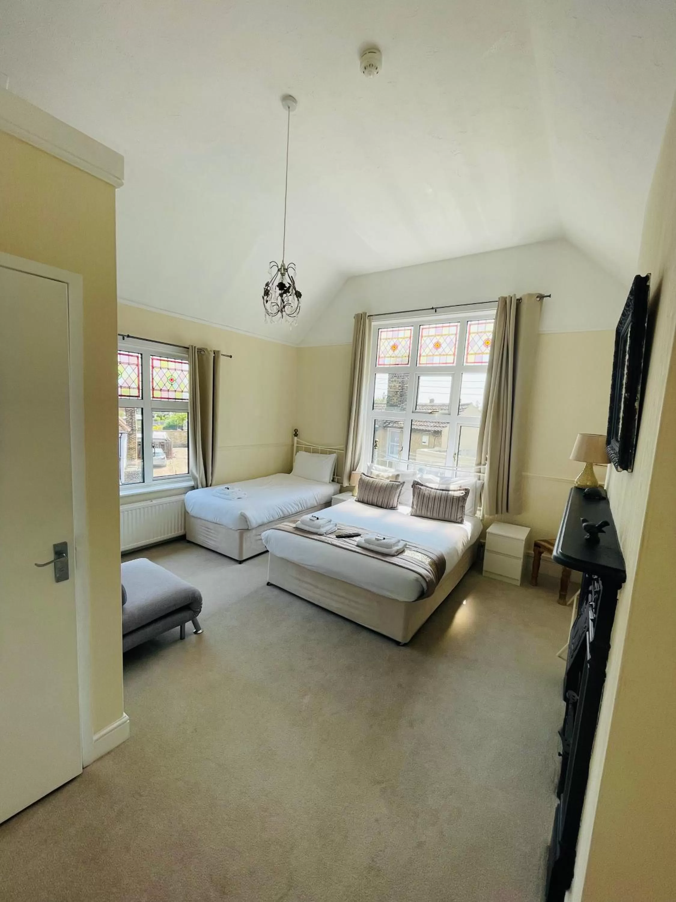 Bed in The Six Bells