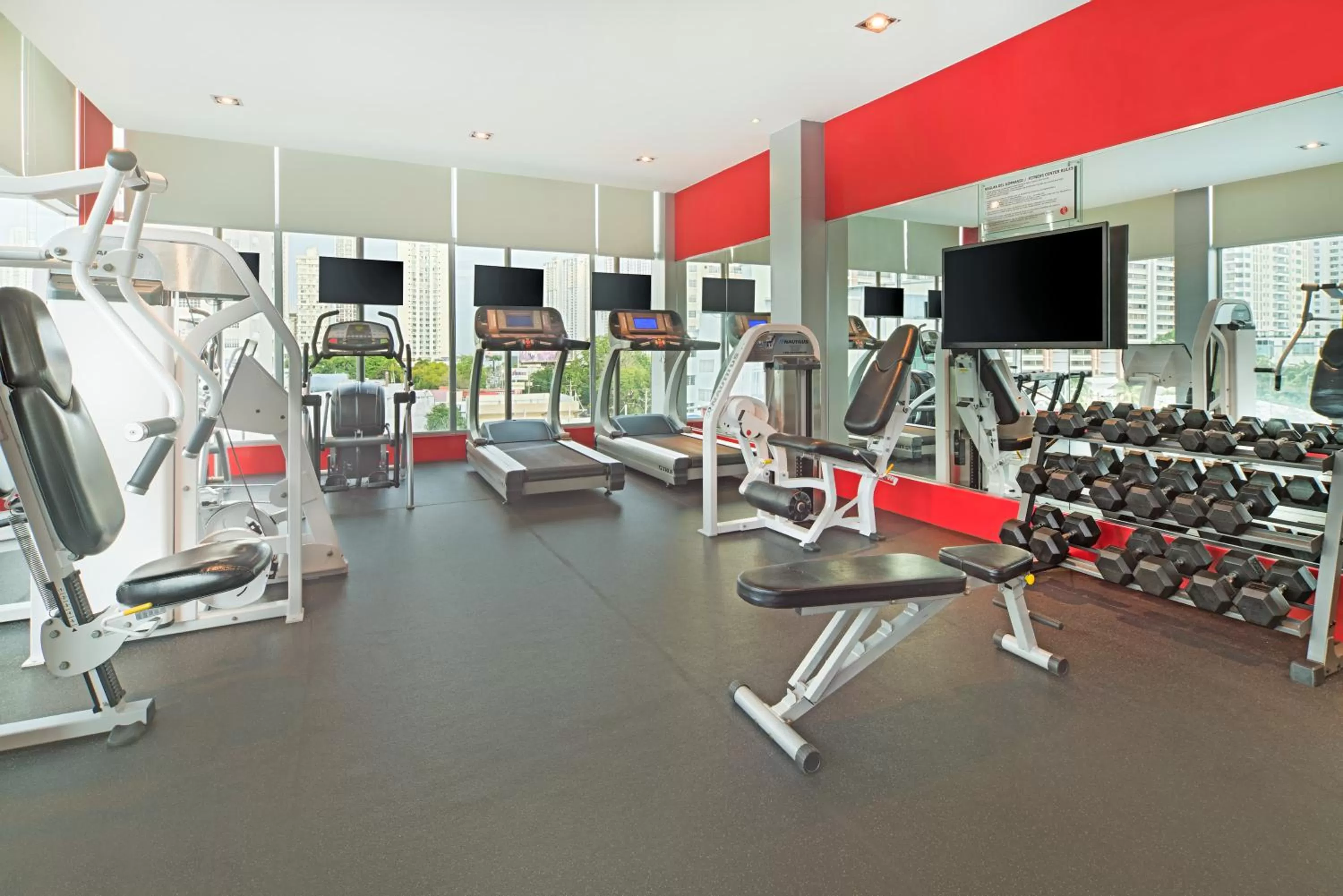 Fitness centre/facilities in Ramada Plaza by Wyndham Panama Punta Pacifica