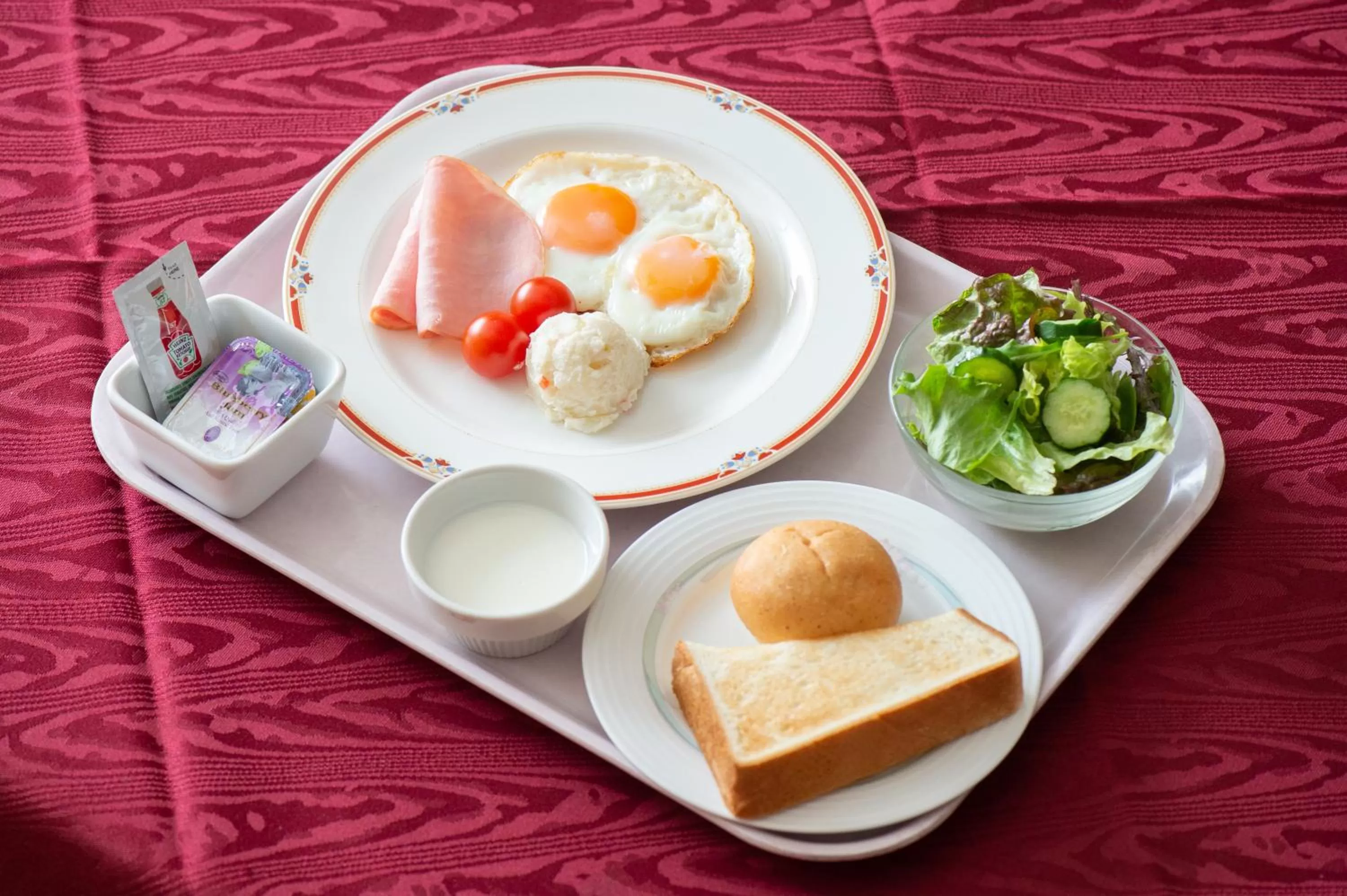 Restaurant/places to eat in Belmont Hotel