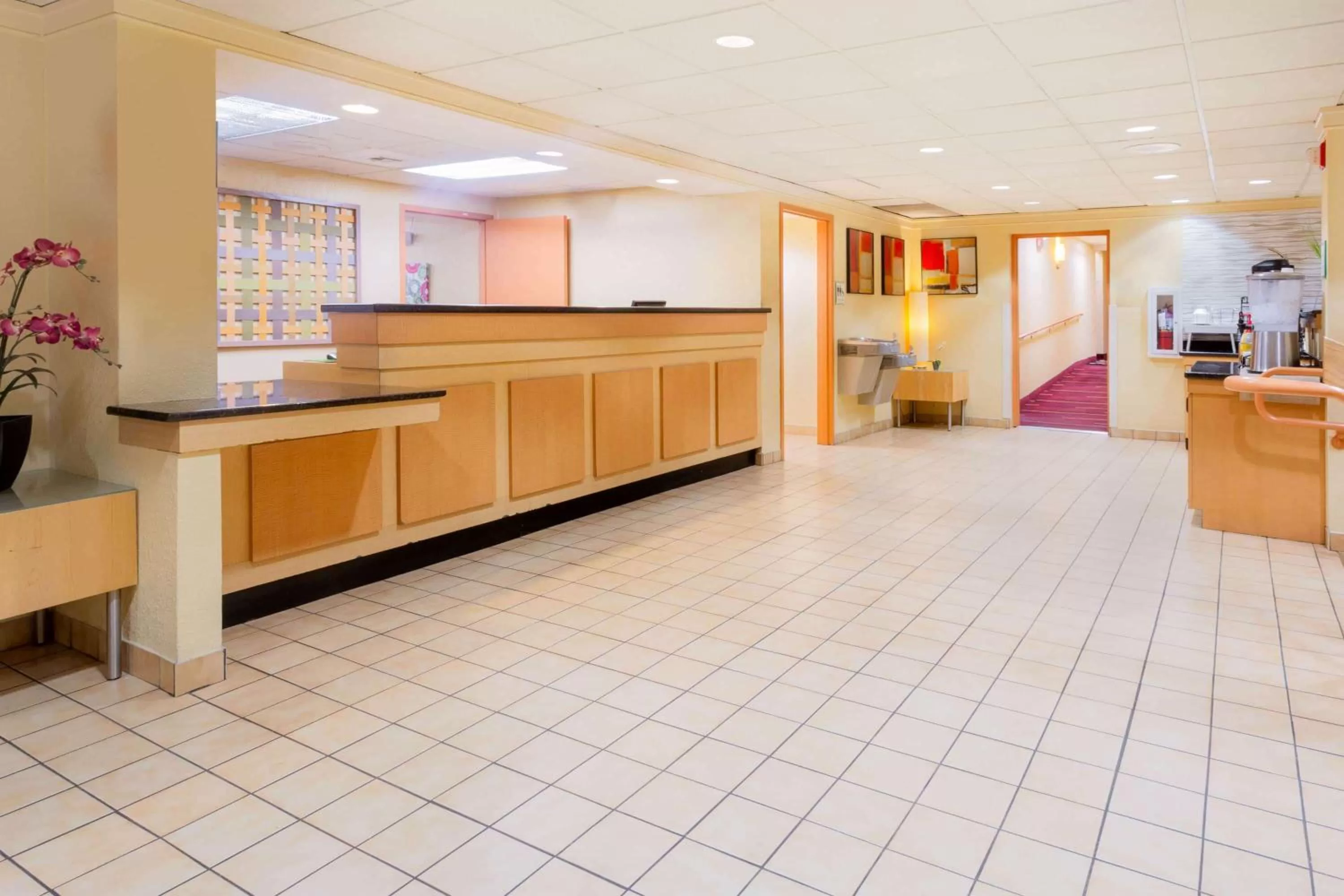 Lobby or reception in CLT Airport Inn & Suites