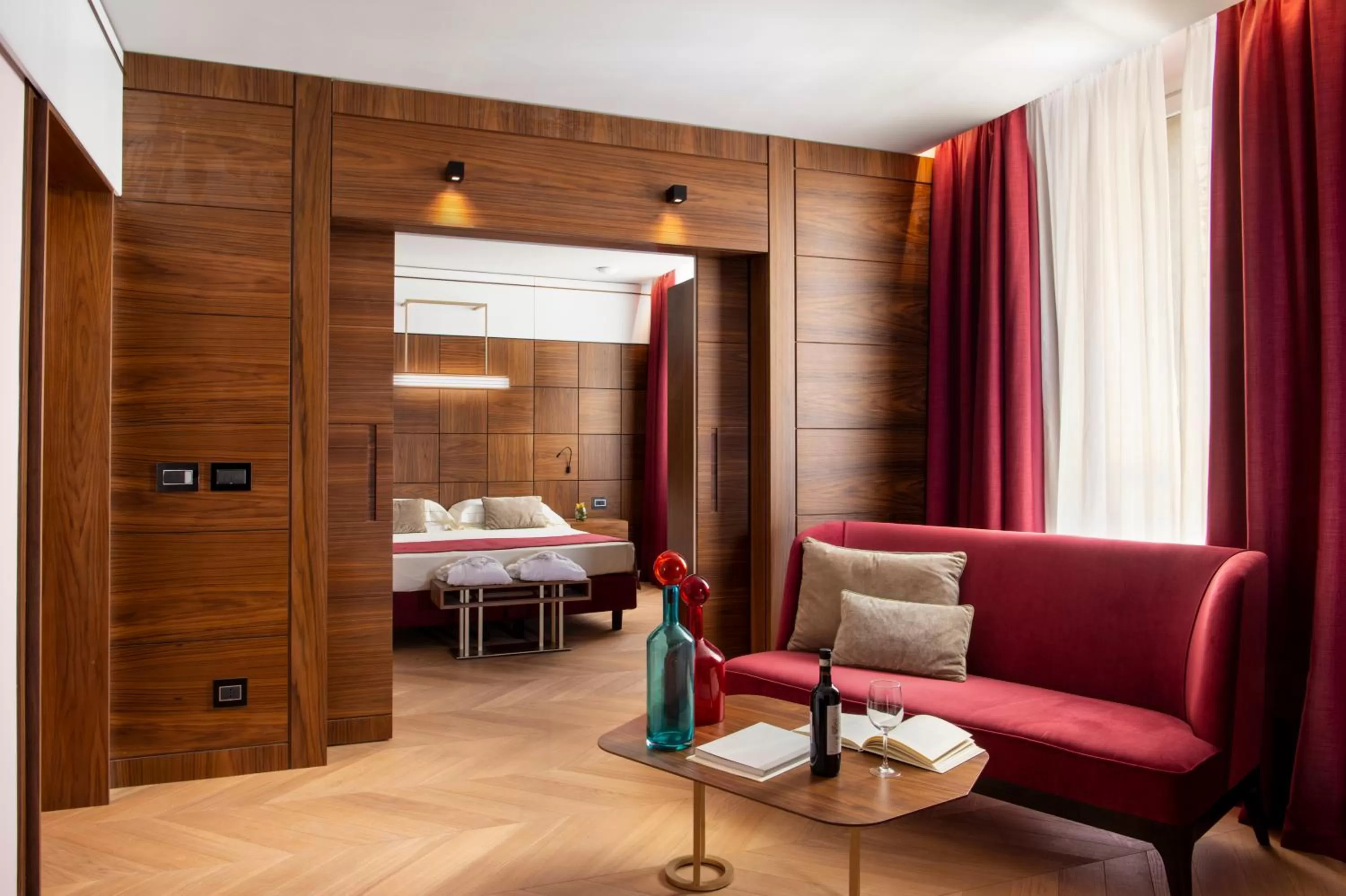 Living room, Bed in Hotel degli Orafi