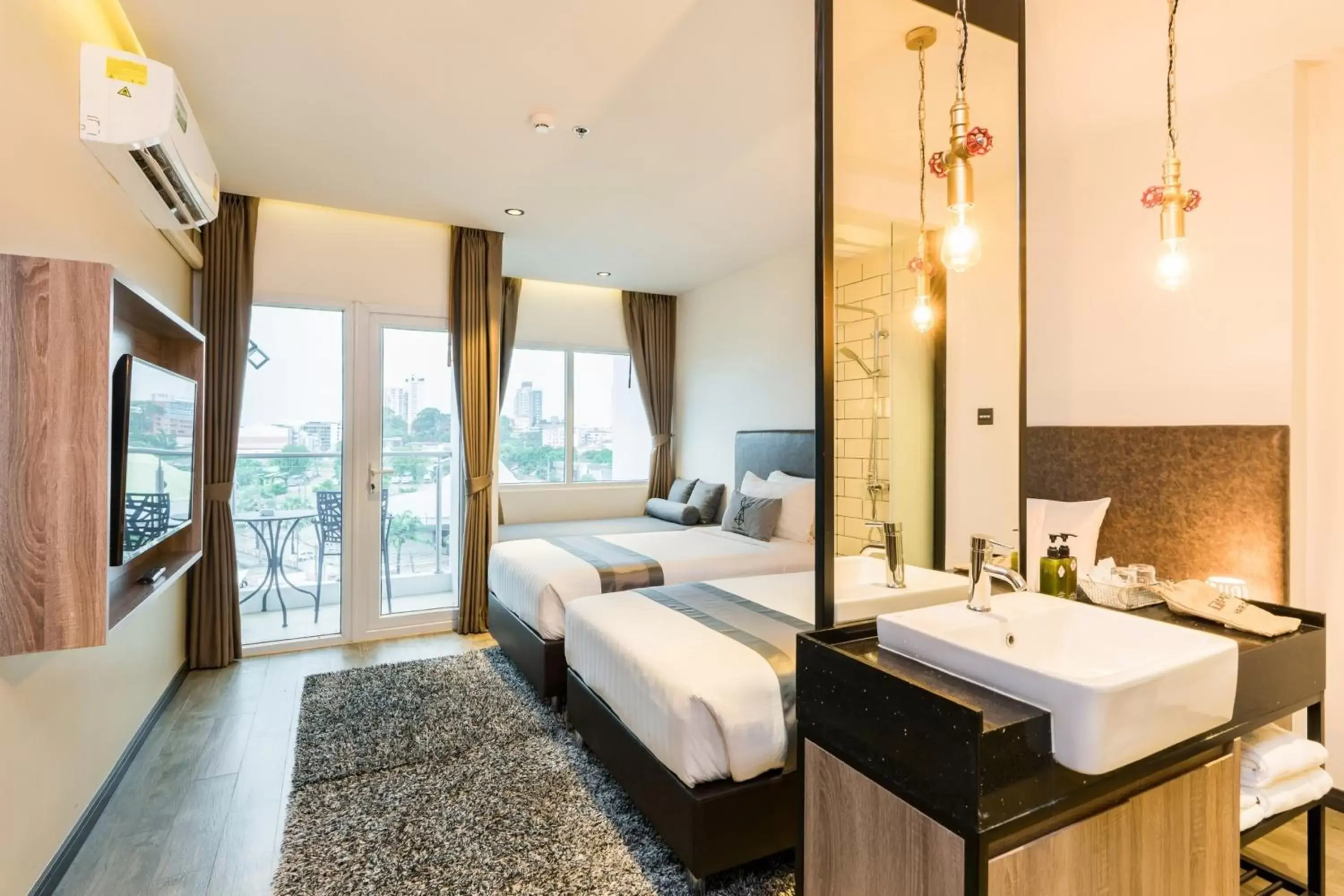 Superior Twin Room in SureStay Plus by Best Western T Pattaya Superior Twin Room in SureStay Plus by Best Western T Pattaya
