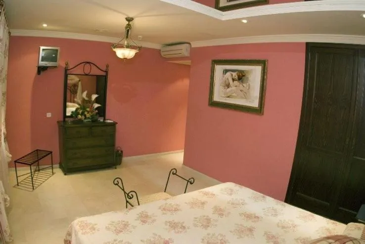 Photo of the whole room, Bed in Hotel los Girasoles