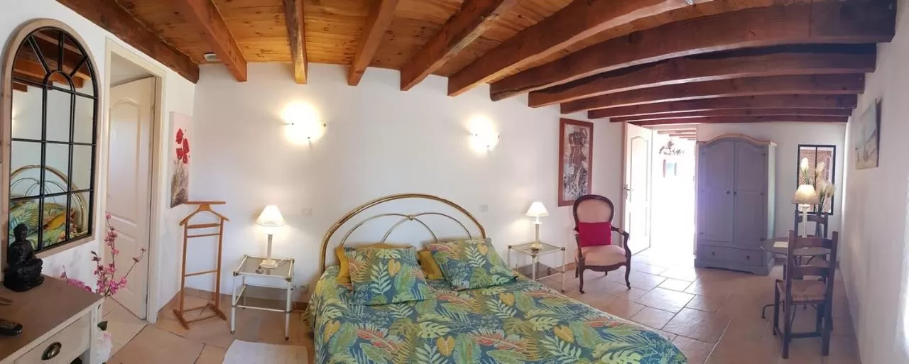 Photo of the whole room, Bed in Chambres d'Hotes Carpediem