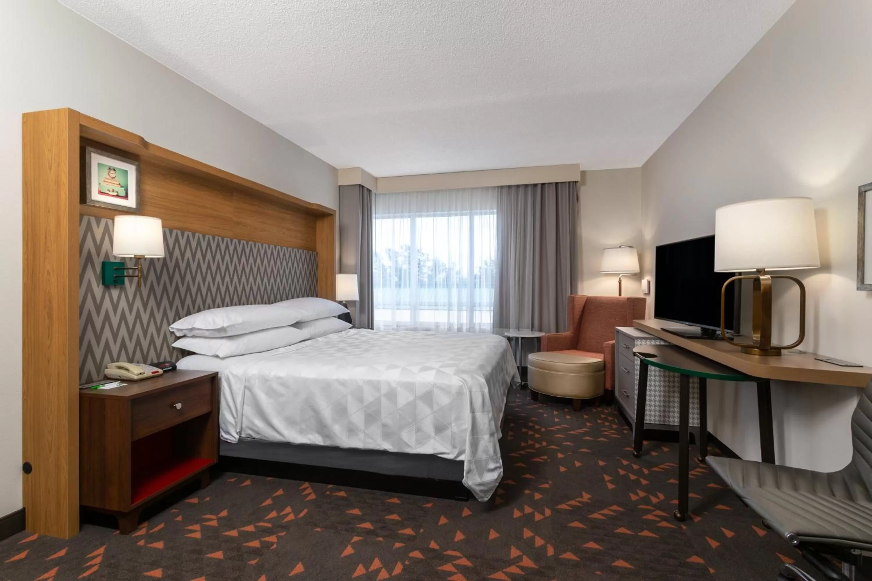 Photo of the whole room, Bed in Holiday Inn Winter Haven by IHG