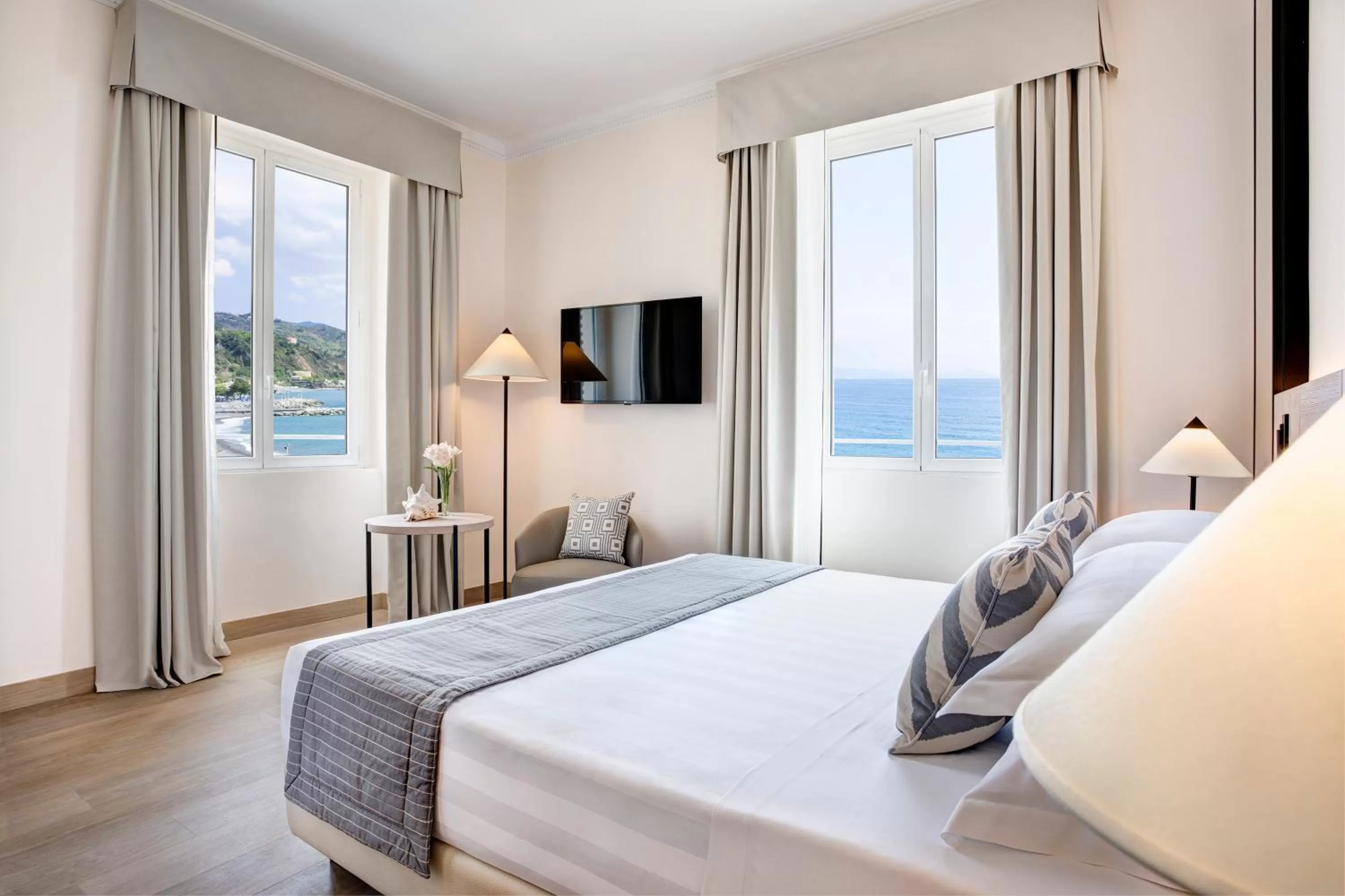 Bedroom, Bed in Grand Hotel Arenzano