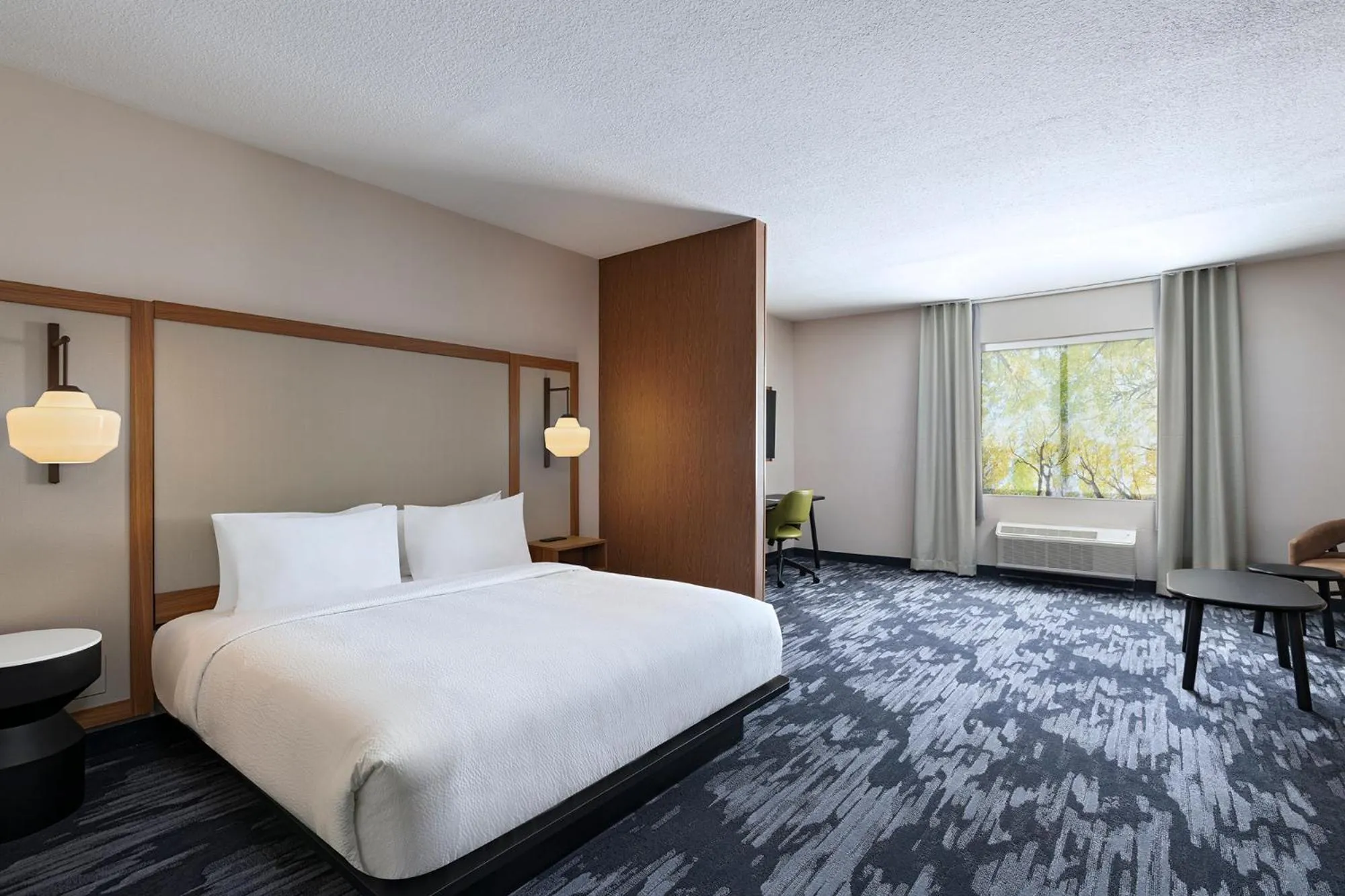 Bed in Fairfield by Marriott Inn & Suites Hillsboro