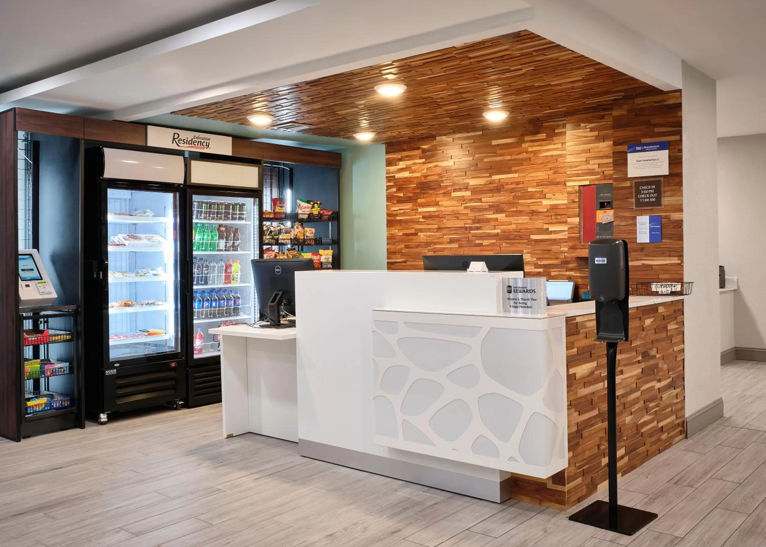 Property building in Comfort Inn & Suites Pottstown Eastern Gateway