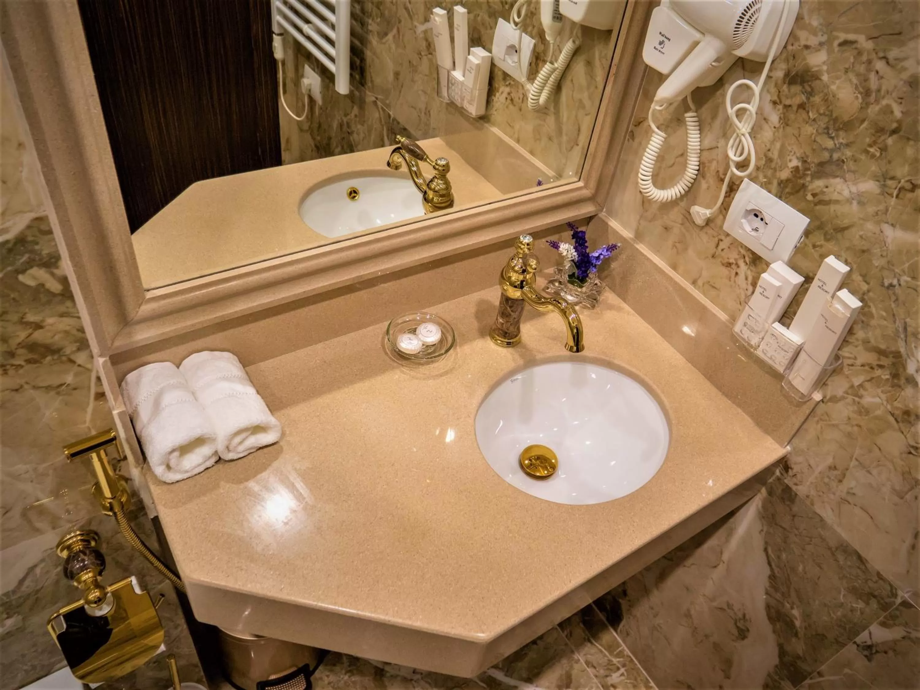 Bathroom in Hotel Boka