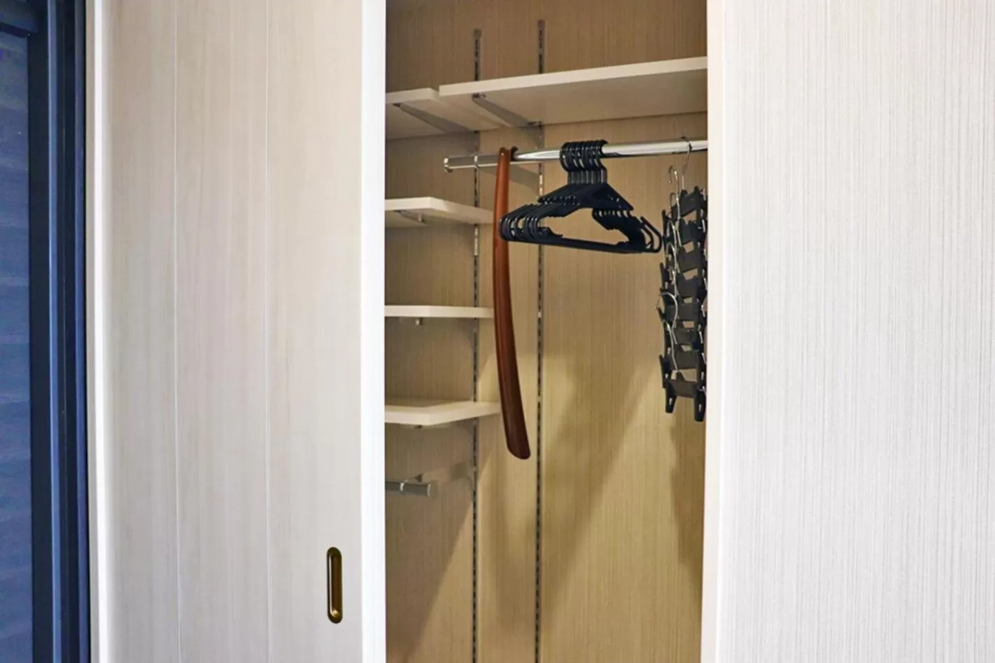 Decorative detail in Ostay Vermillion Namba