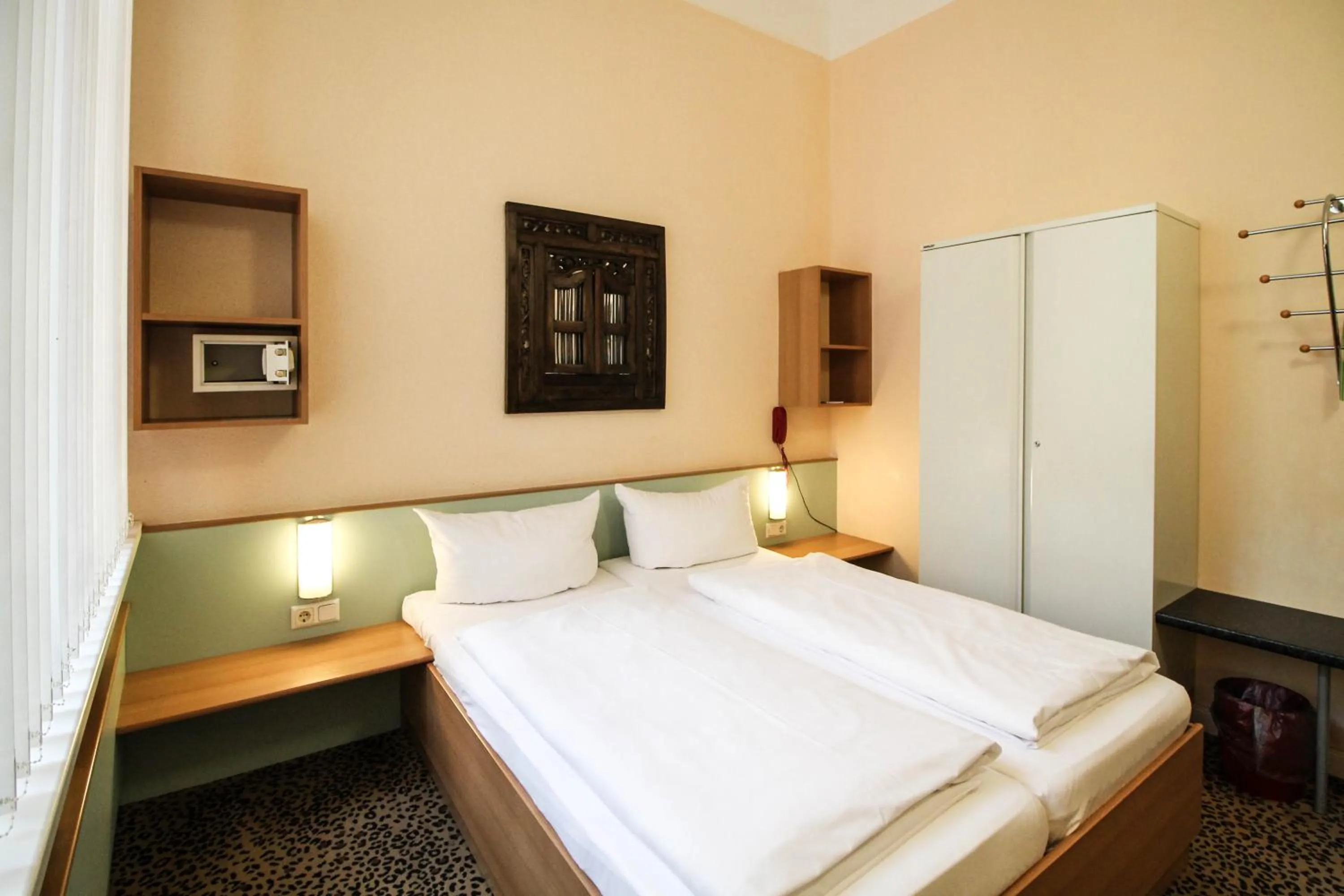 Bedroom, Bed in Hotel Sachsenhof