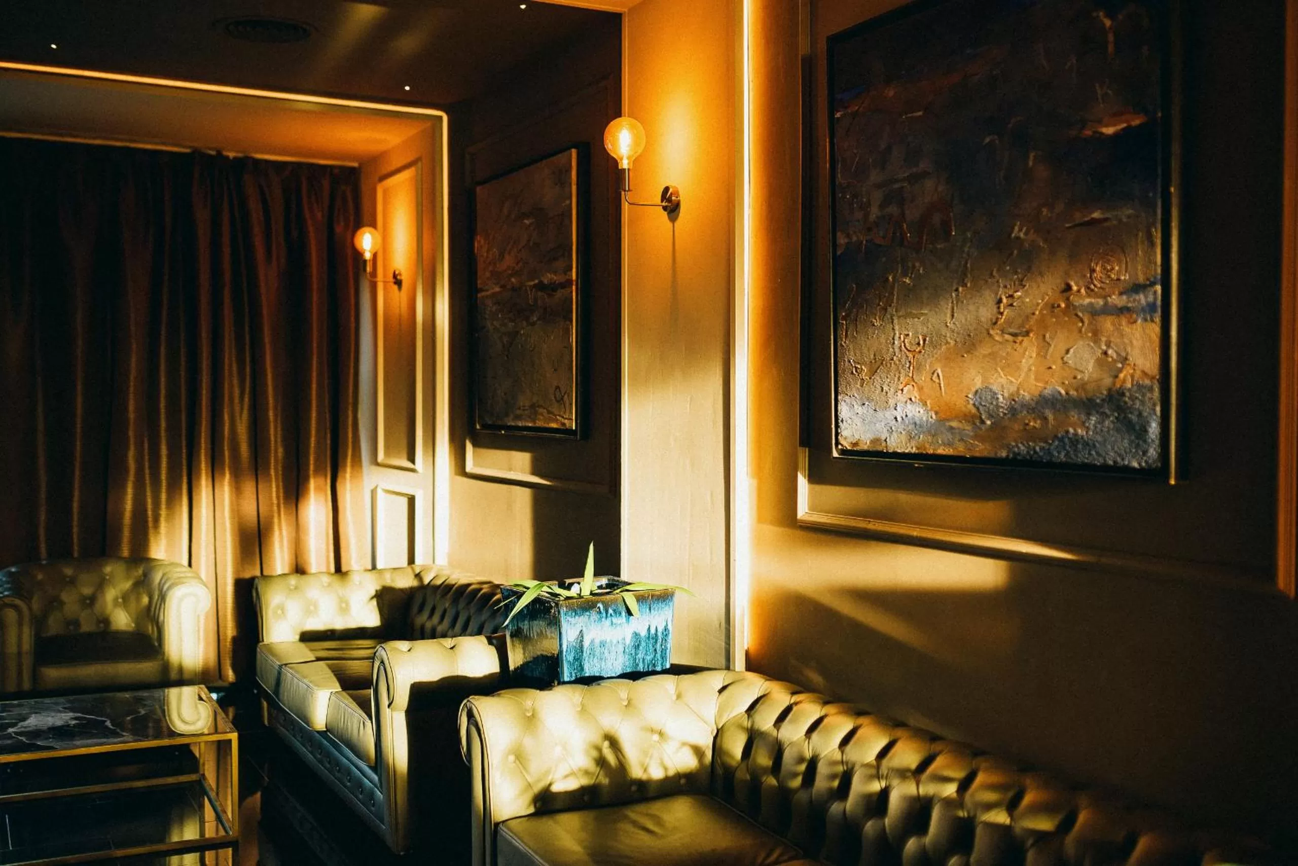 Communal lounge/ TV room in Eurohotel Diagonal Port