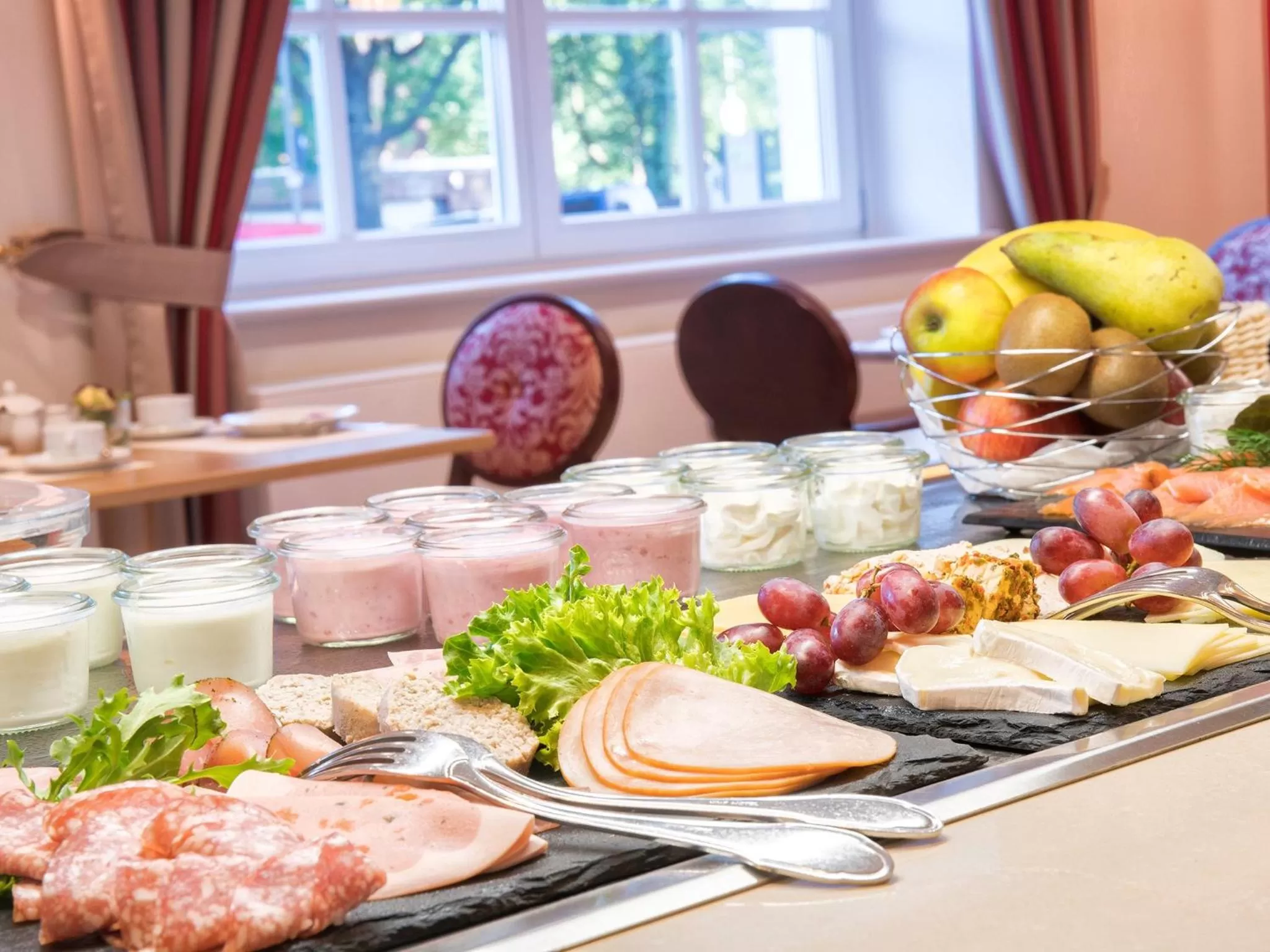 Buffet breakfast in Hotel Landhaus Ammann