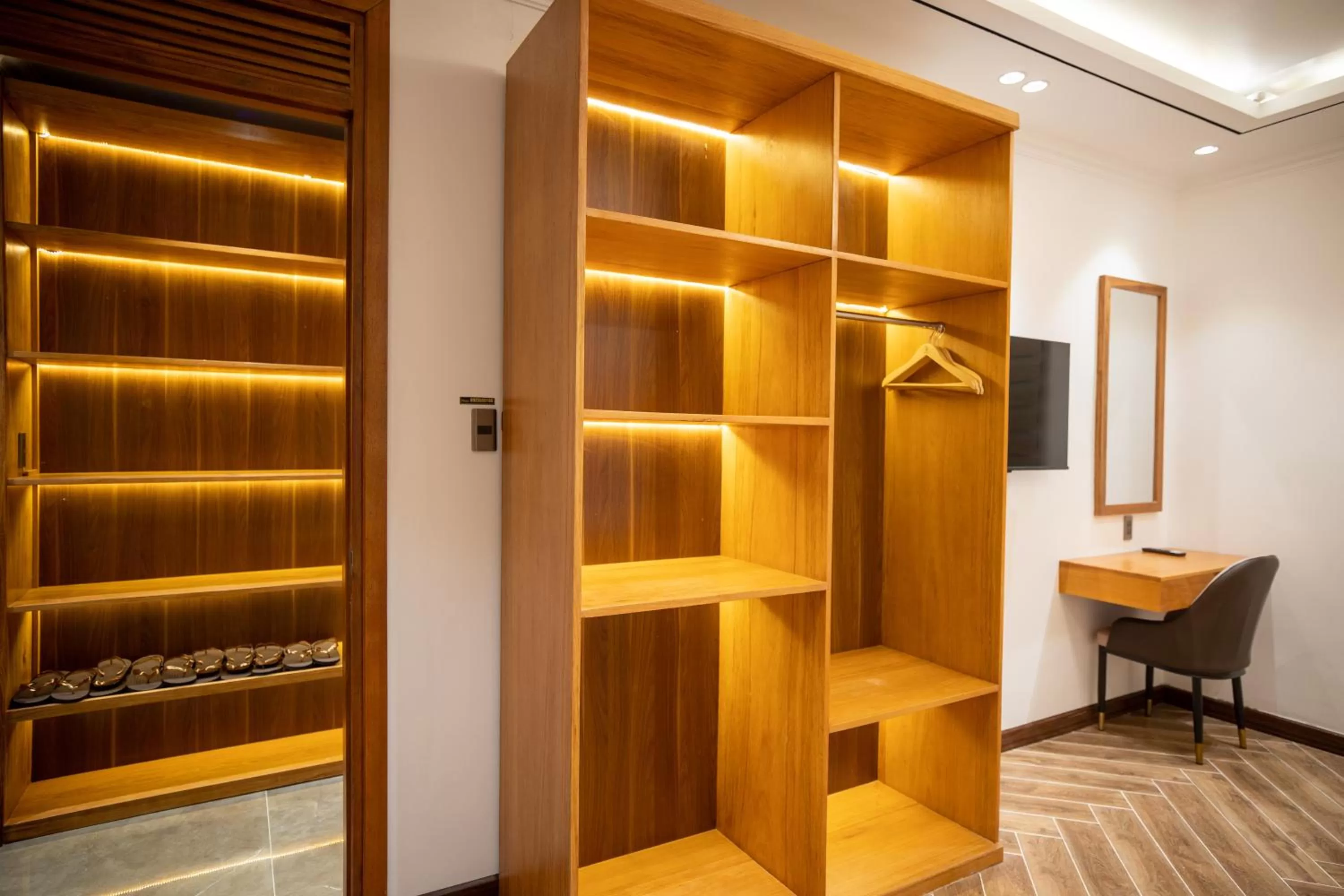 wardrobe in La Fleur Premium Central Apartment Hotel