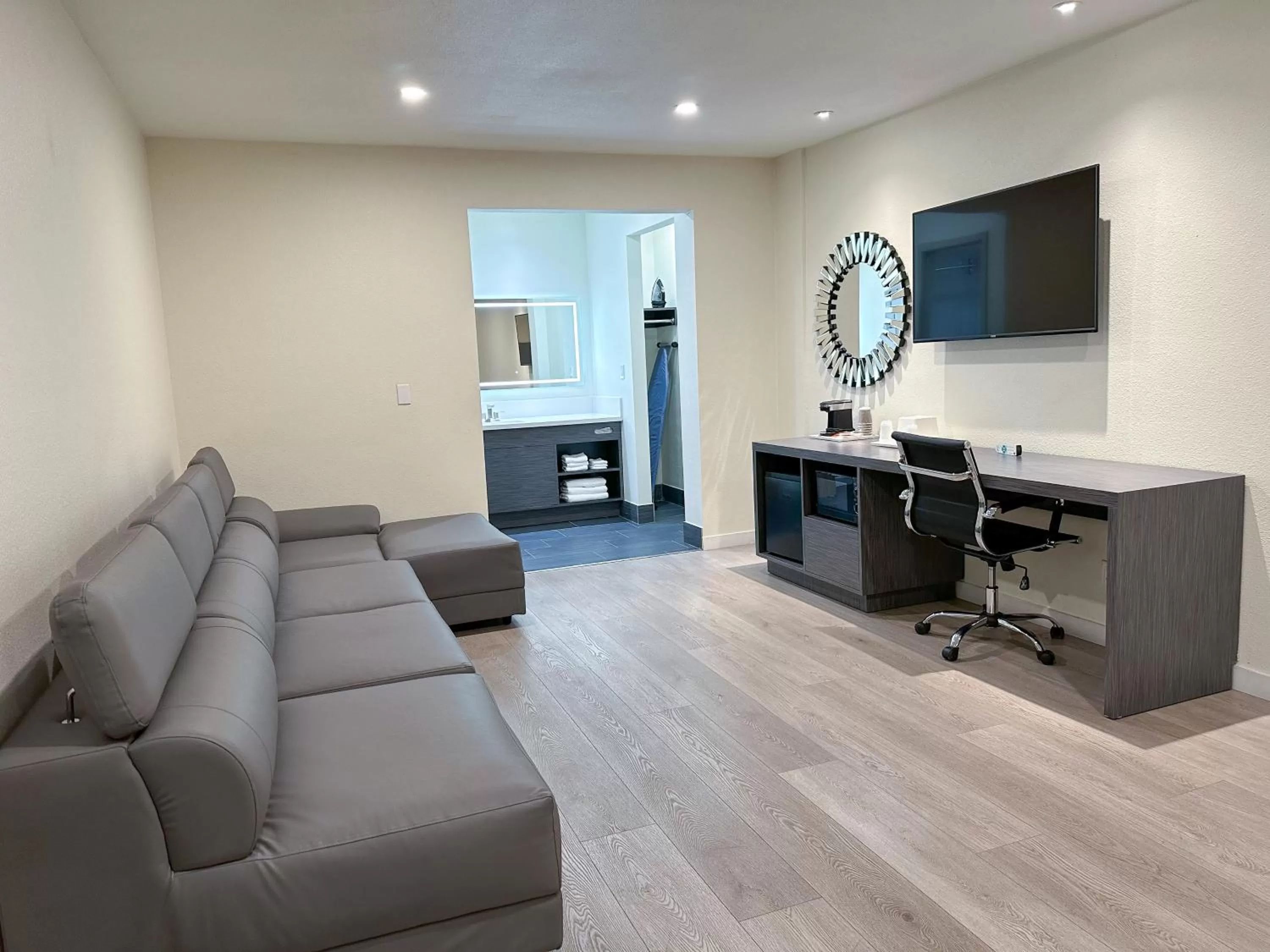 TV and multimedia in Ramada by Wyndham Anaheim Convention Center