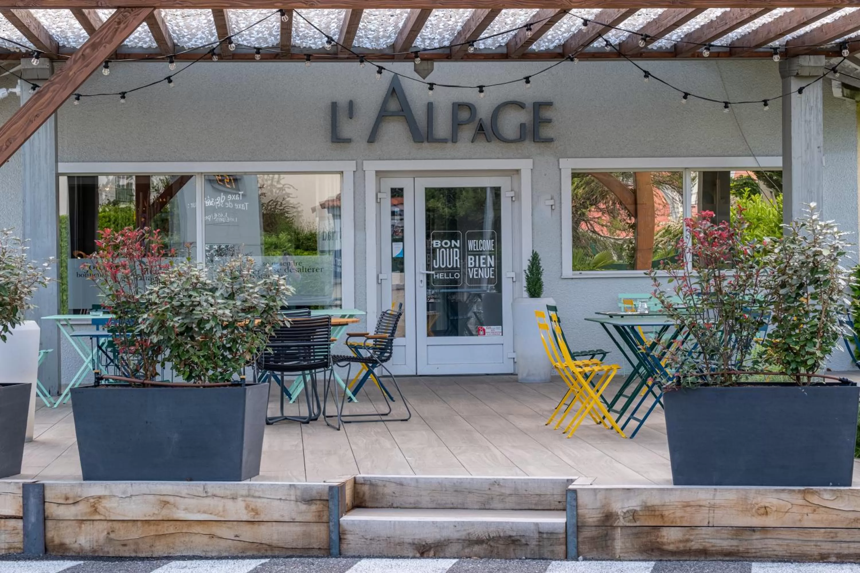 Patio in Kyriad Lyon Est - Bron Eurexpo Le Cottage