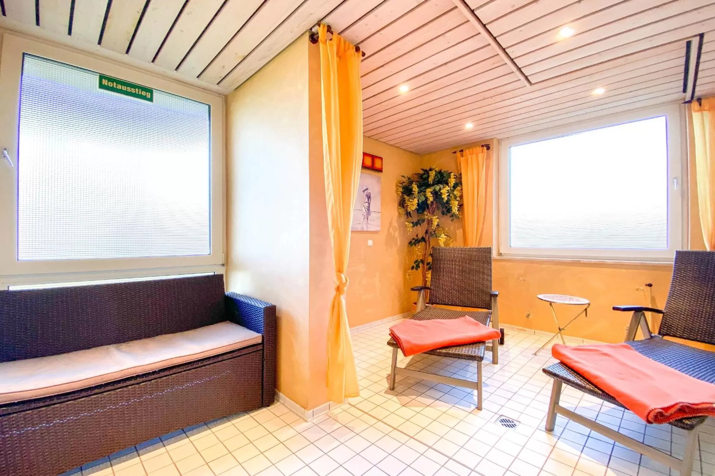 Sauna, Seating Area in Hotel-Restaurant Vier Linden