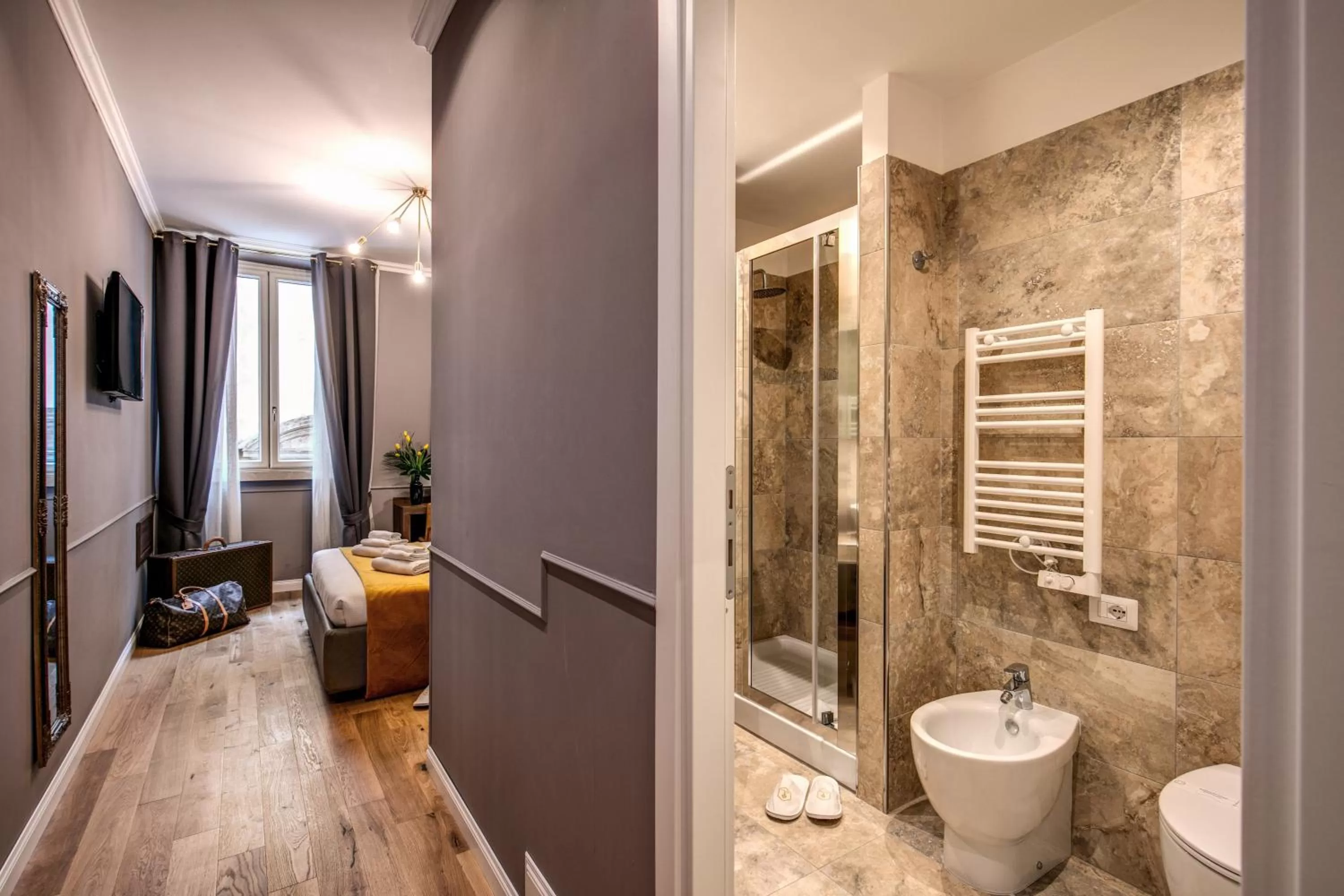 Bed in Tree Charme Parliament Boutique Hotel