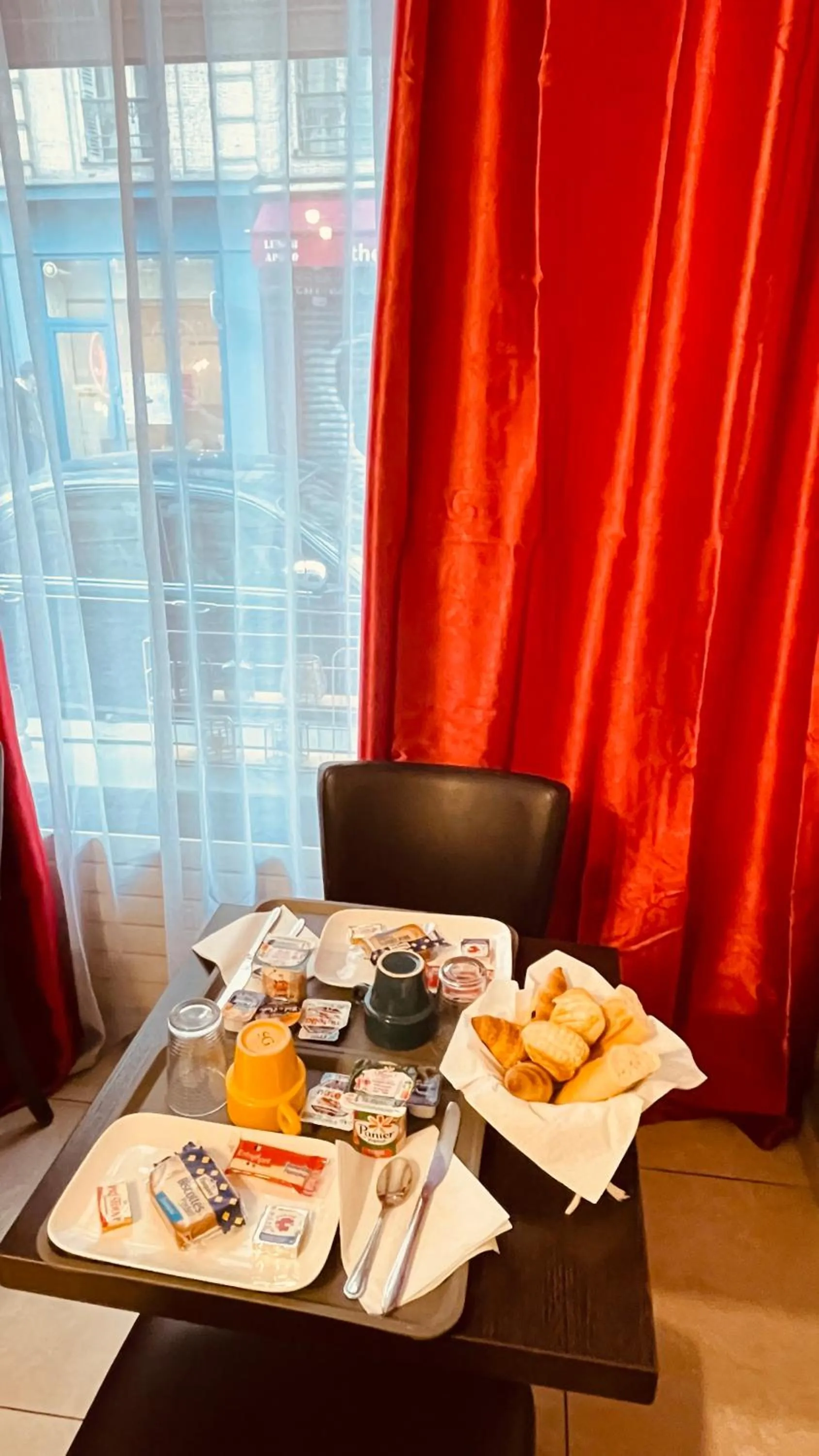 Continental breakfast in Jeff Hotel