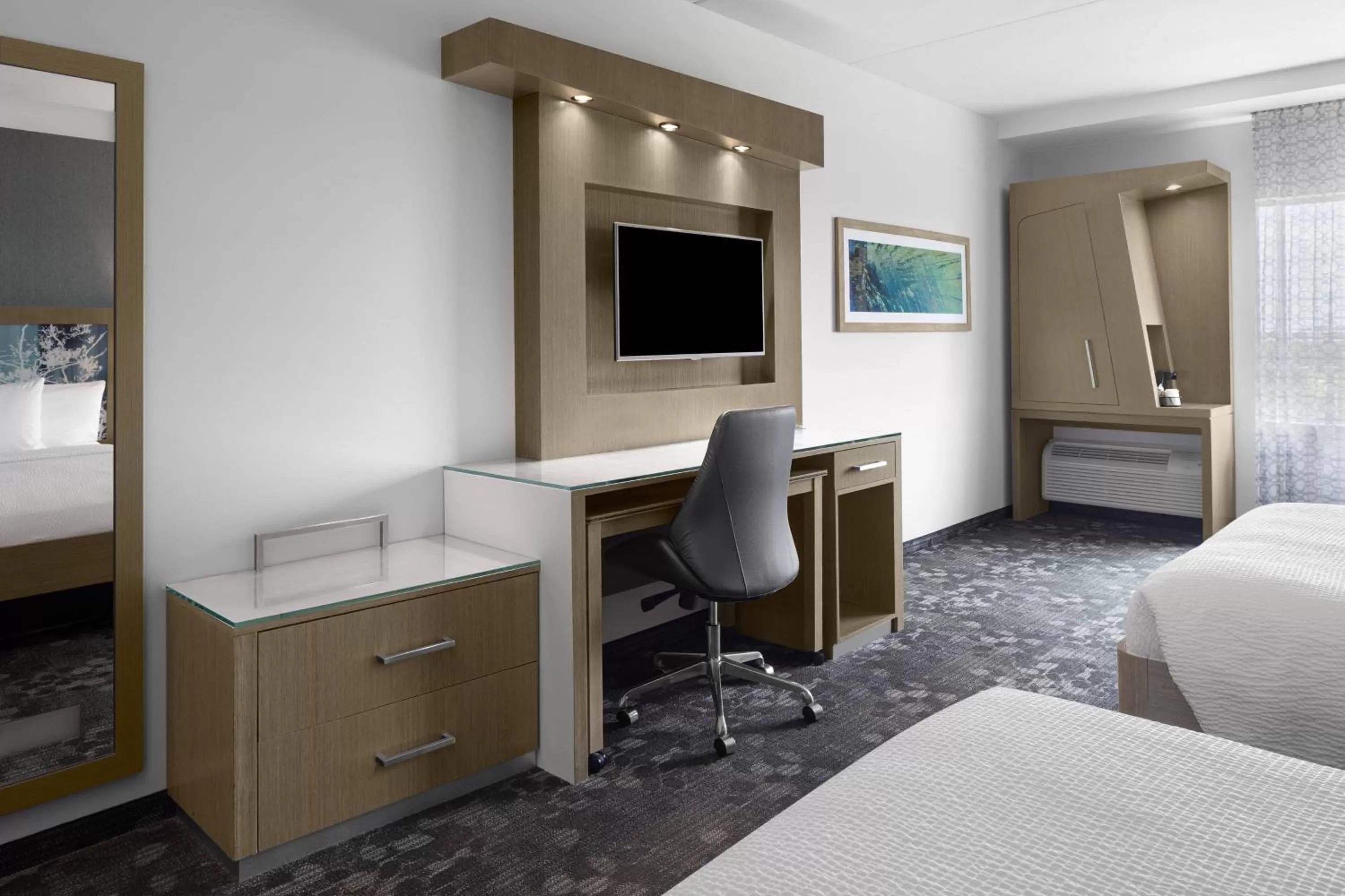 Queen Room with Two Queen Beds - Hearing Accessible in Courtyard by Marriott Orlando South/Grande Lakes Area