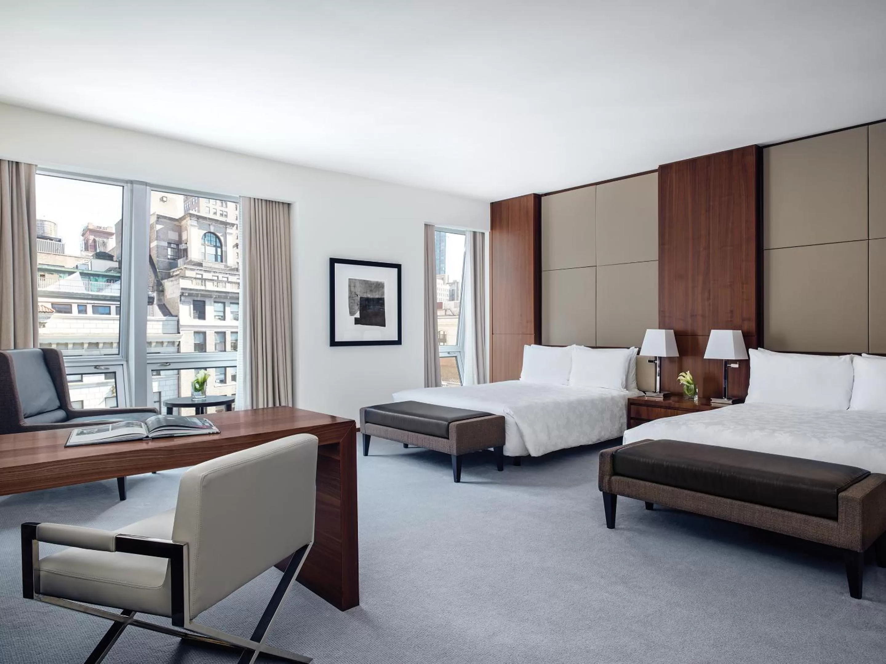 Photo of the whole room, Bed in The Langham, New York, Fifth Avenue