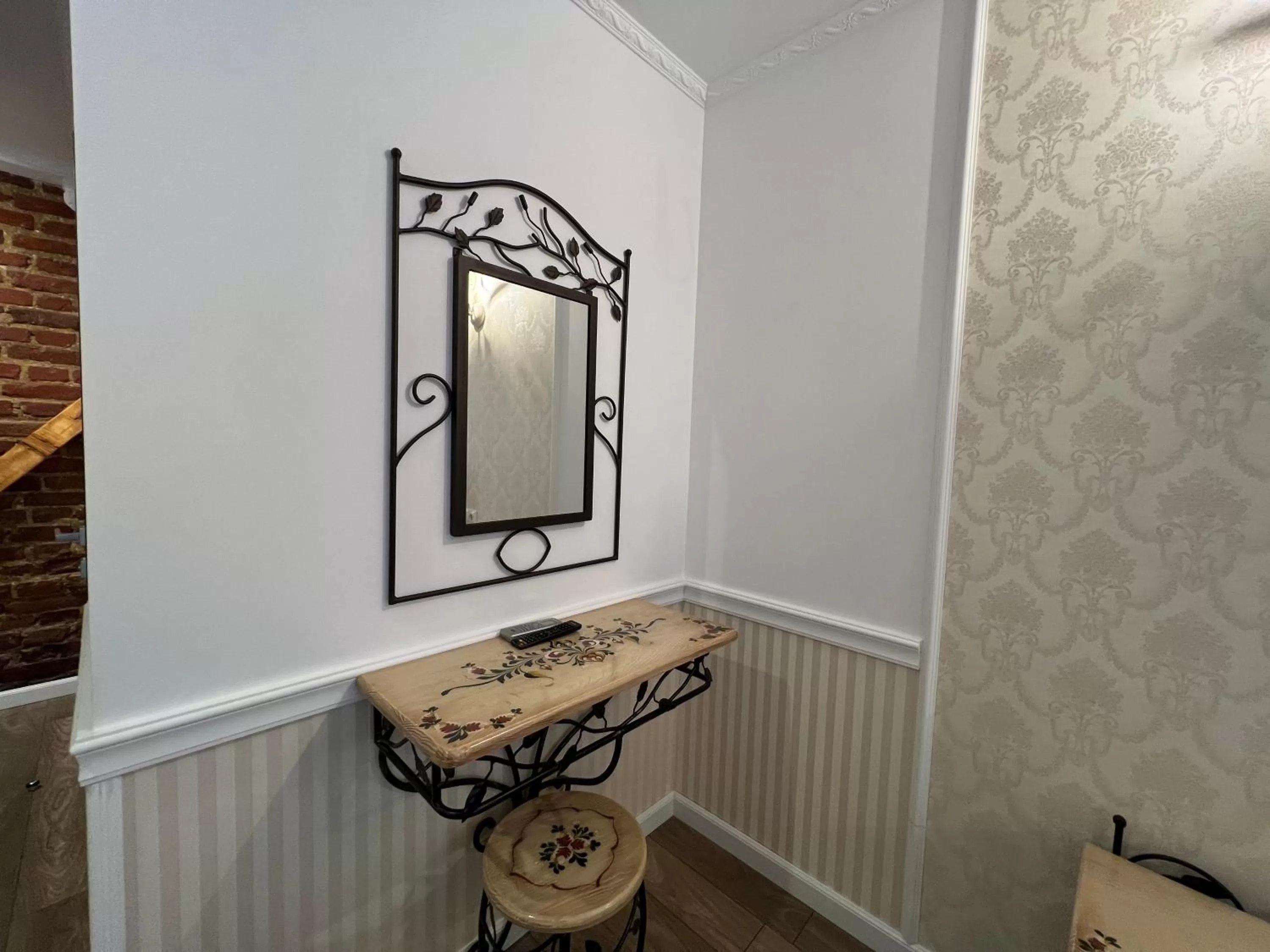 Bedroom in Hotel Boutique Cathedral Plaza Residences room for rent downtown