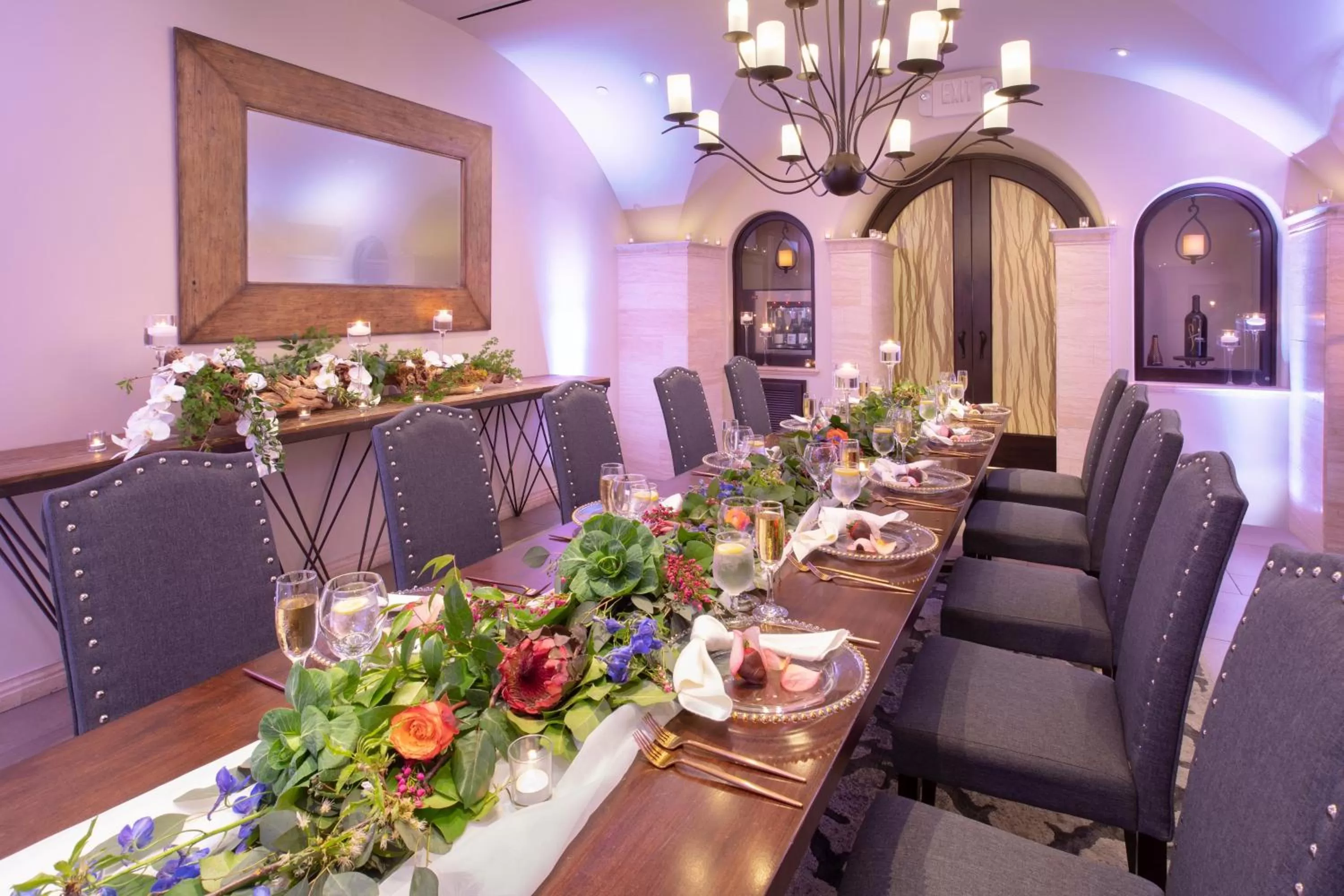 Restaurant/places to eat in Crowne Plaza Costa Mesa Orange County by IHG