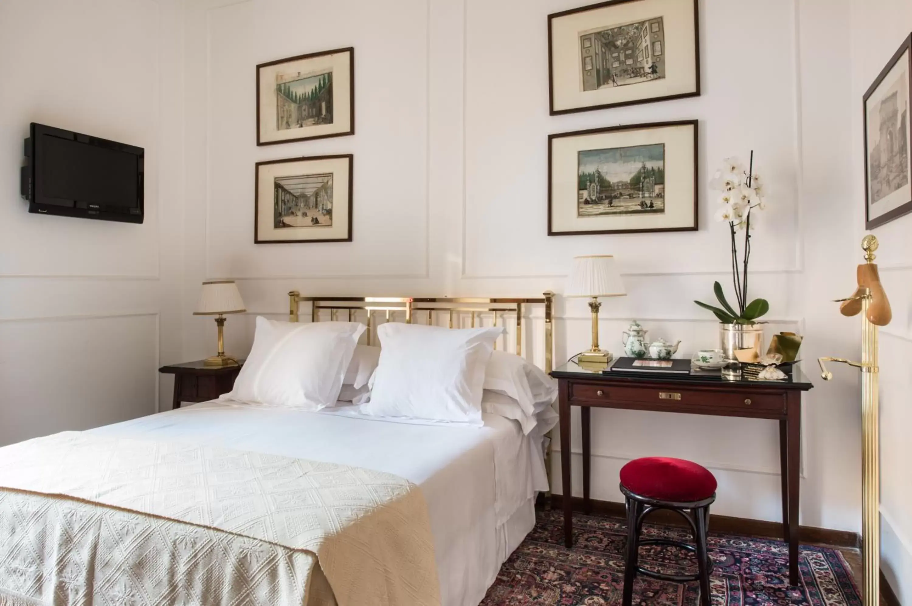 Deluxe Triple Room in Grand Hotel Plaza Deluxe Triple Room in Grand Hotel Plaza