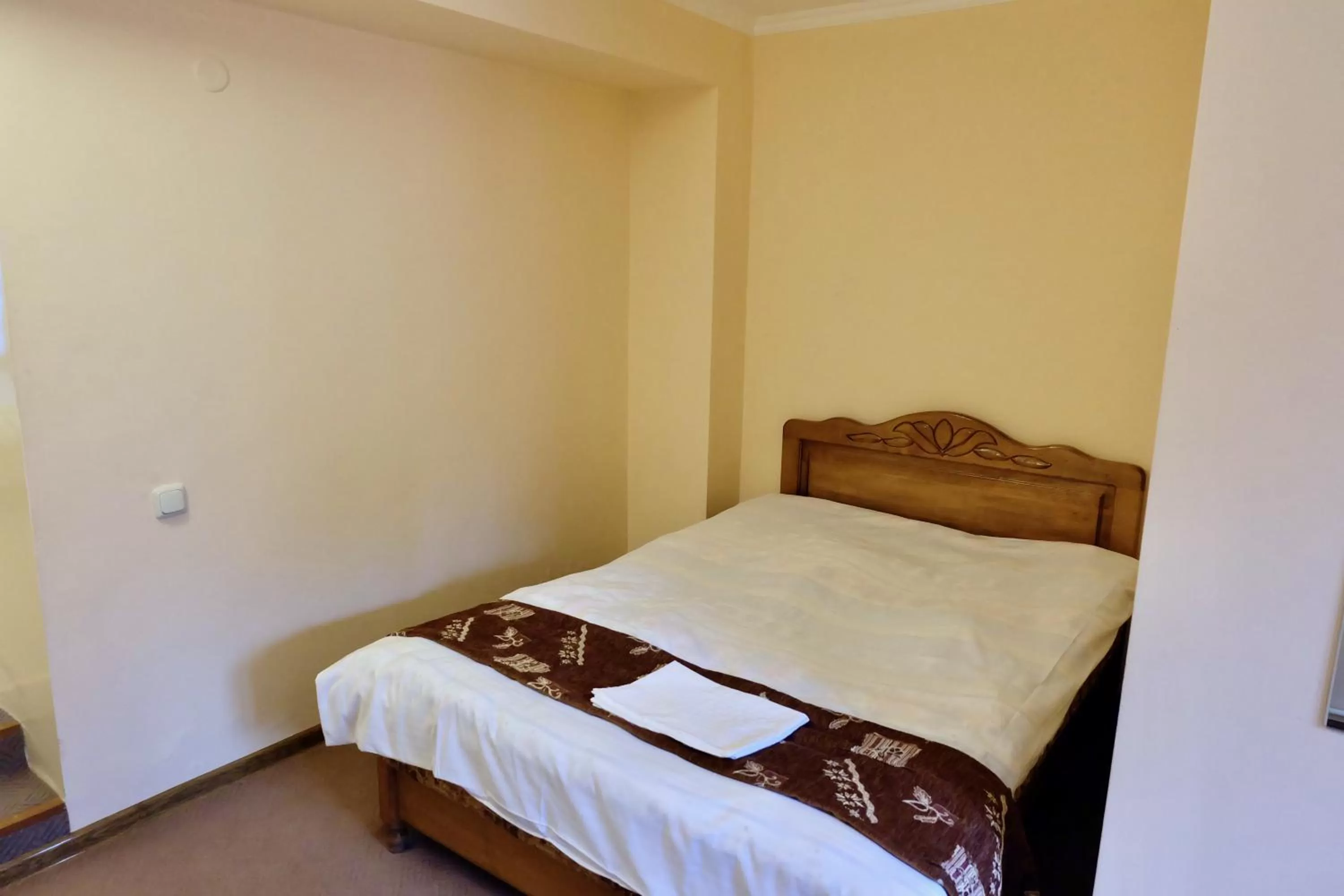 Bed in Dil Hill by Sam