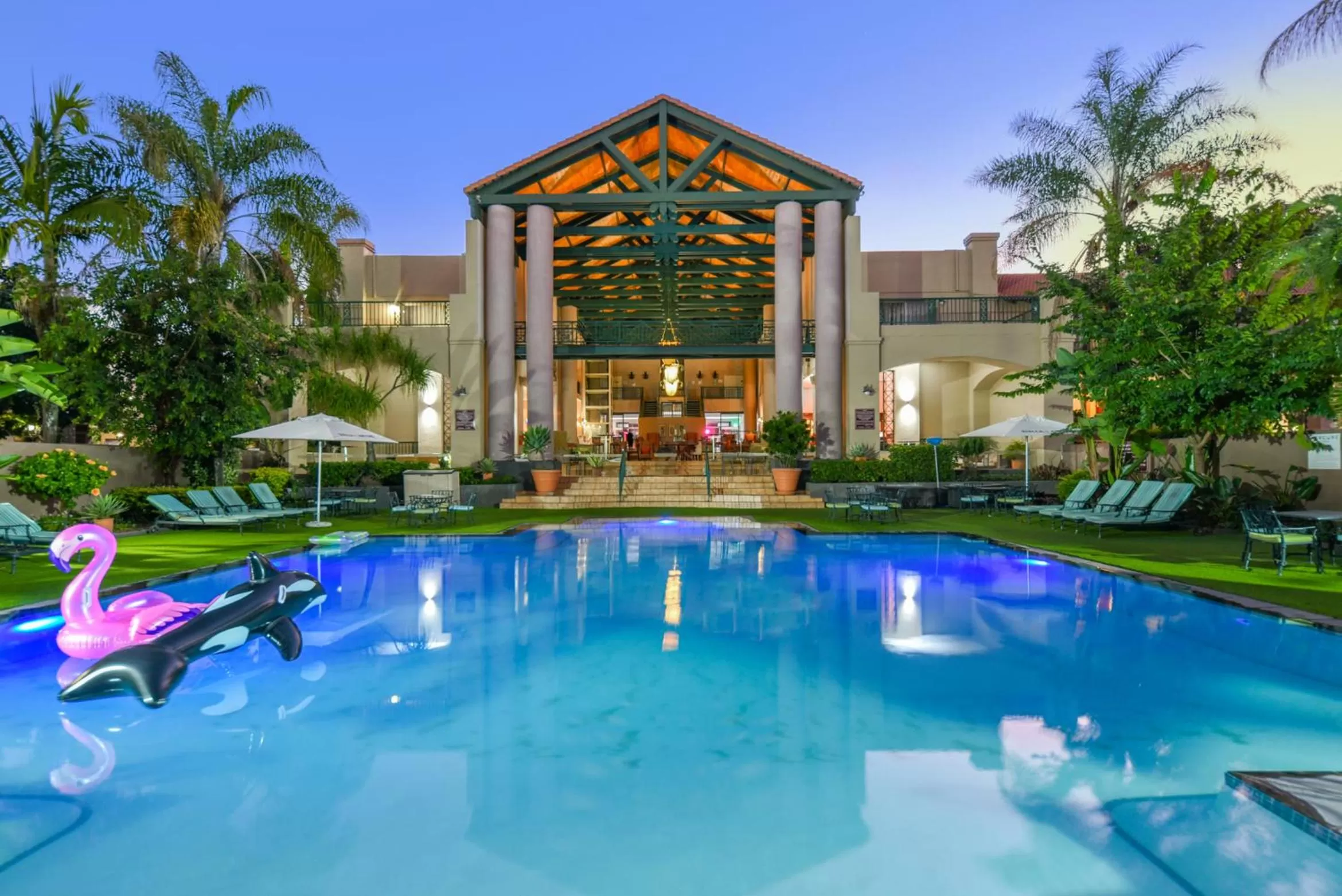 Swimming pool in Mercure Hotel Nelspruit