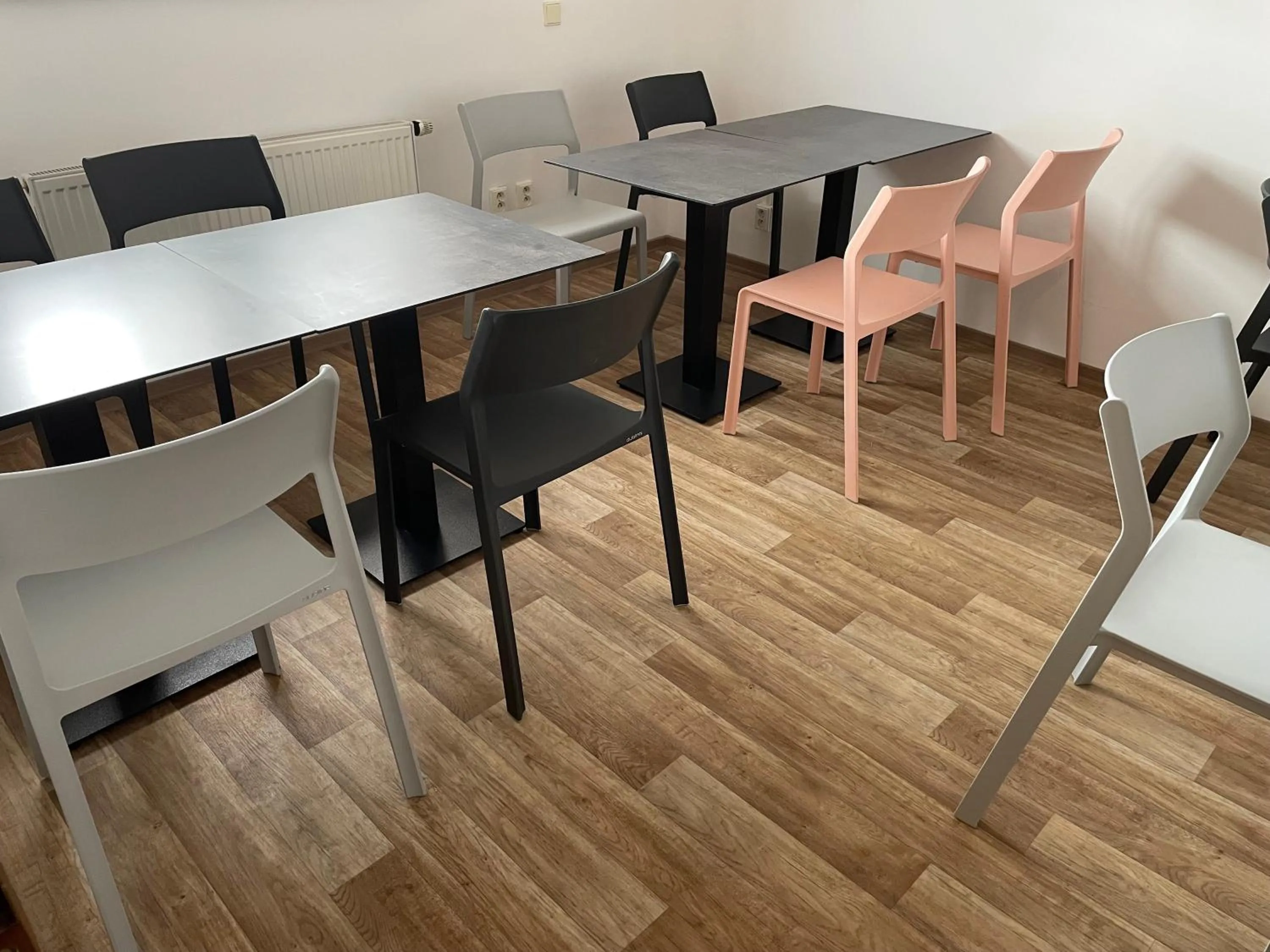 Dining area in Hostel Little Quarter