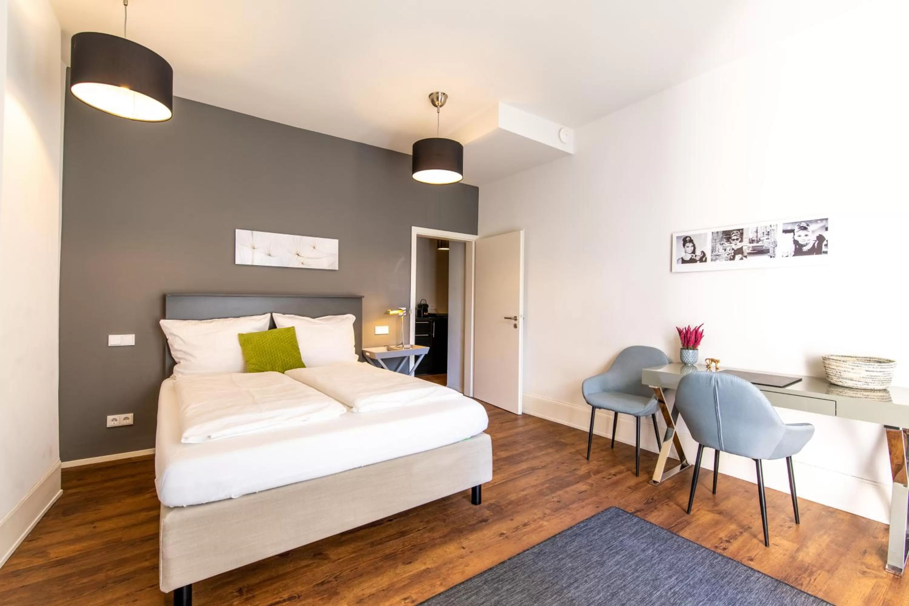 Bed in Luxstay Bad Nauheim - Self-Check-In