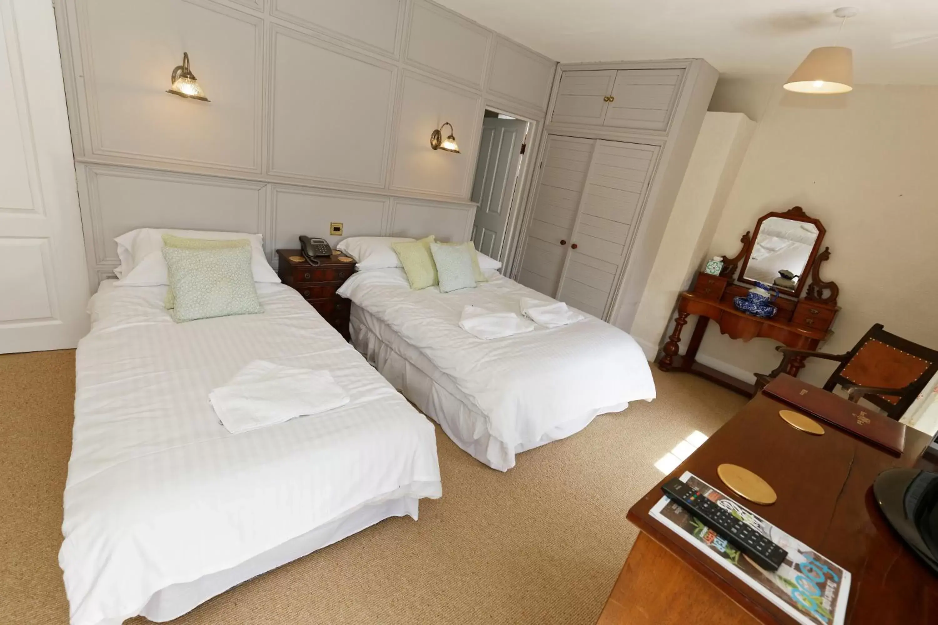 Deluxe Family Suite in Rams Head Inn Deluxe Family Suite in Rams Head Inn