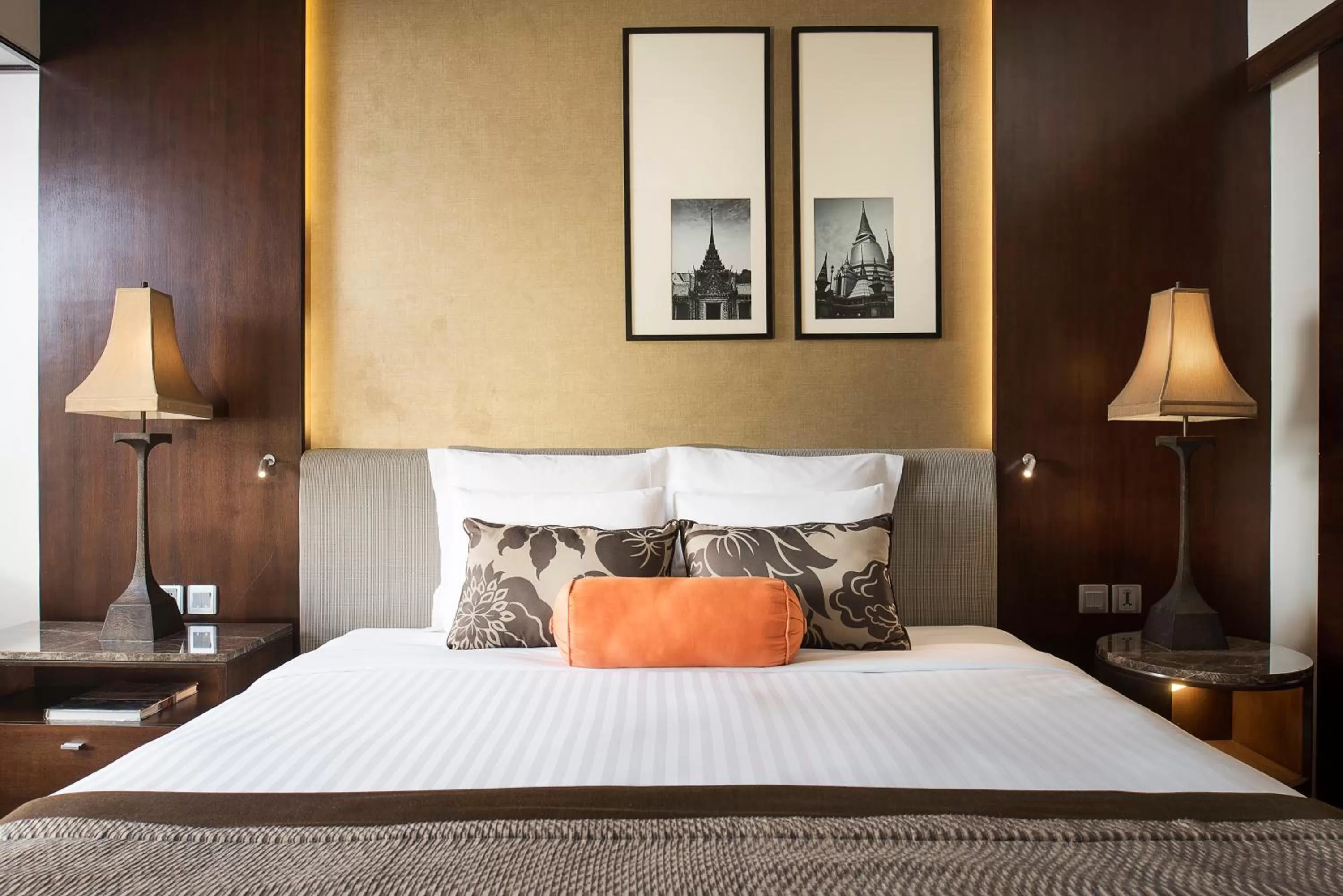 Bedroom, Bed in Anantara Riverside Bangkok Resort