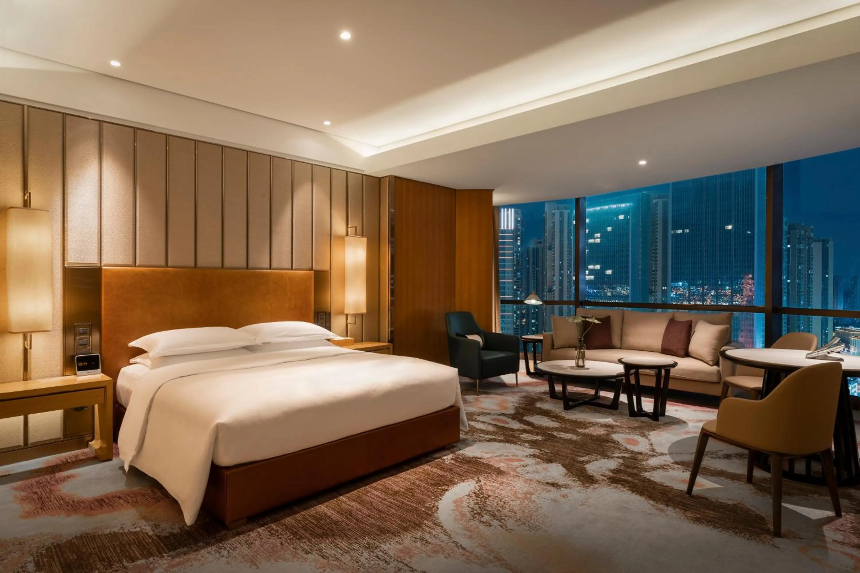 Photo of the whole room, Bed in InterContinental Changsha