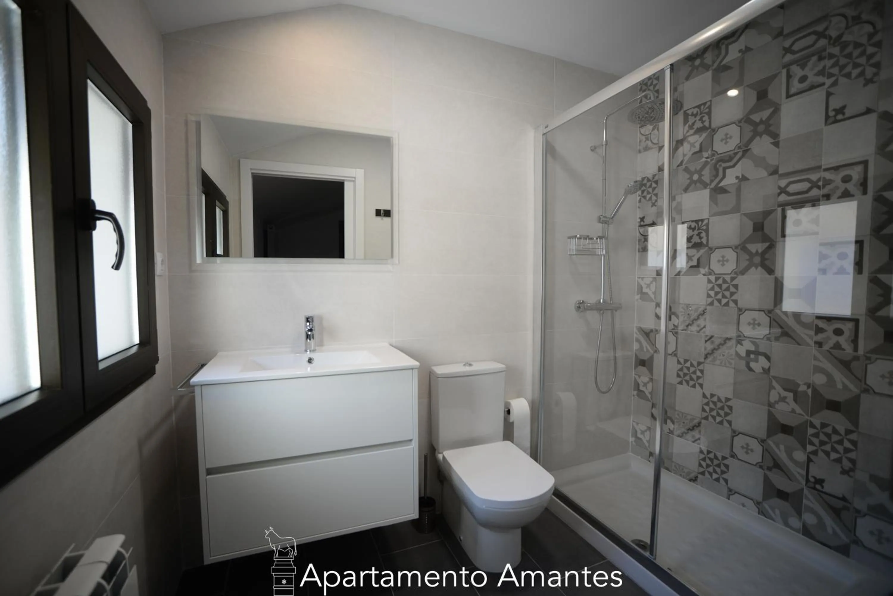 Bathroom in Apartamentos Plaza del Torico Teruel