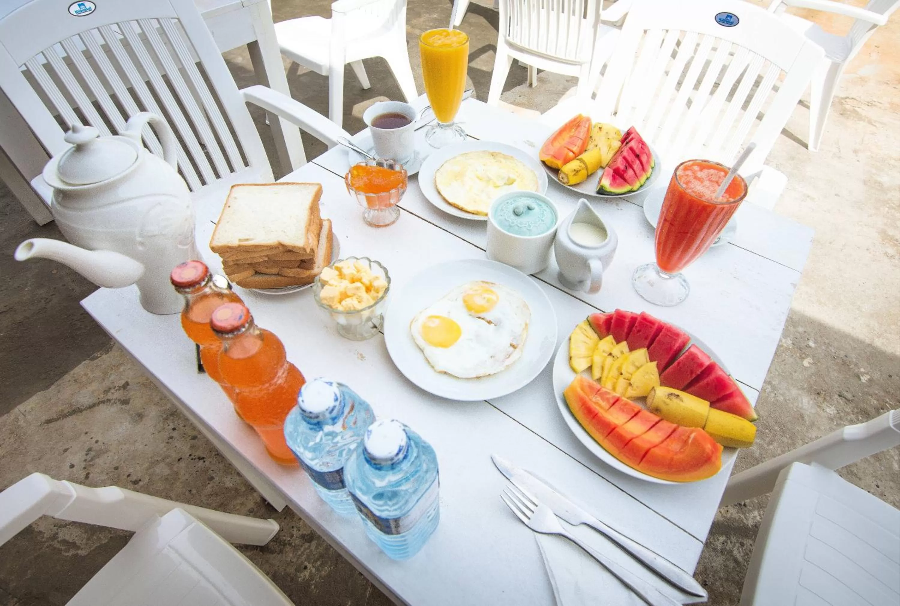 Food and drinks in Ashiyana Hotel