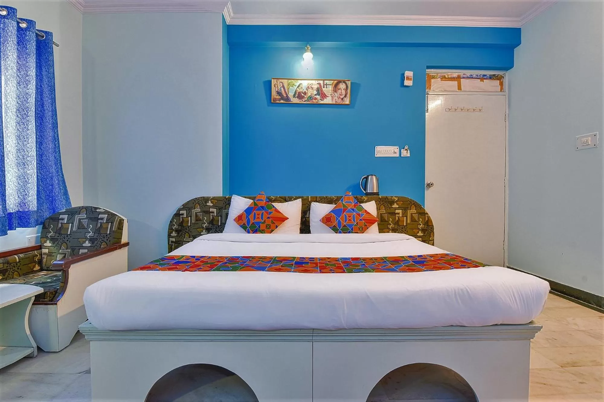 Bed in FabExpress Anuja